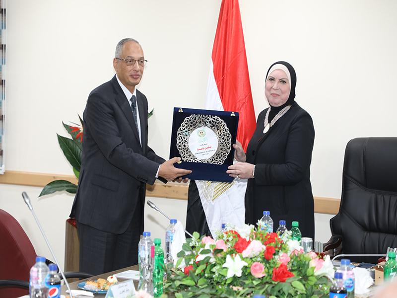 Minister of Trade and Industry inaugurates 29 laboratories in the Organization's branch in Dakhilah