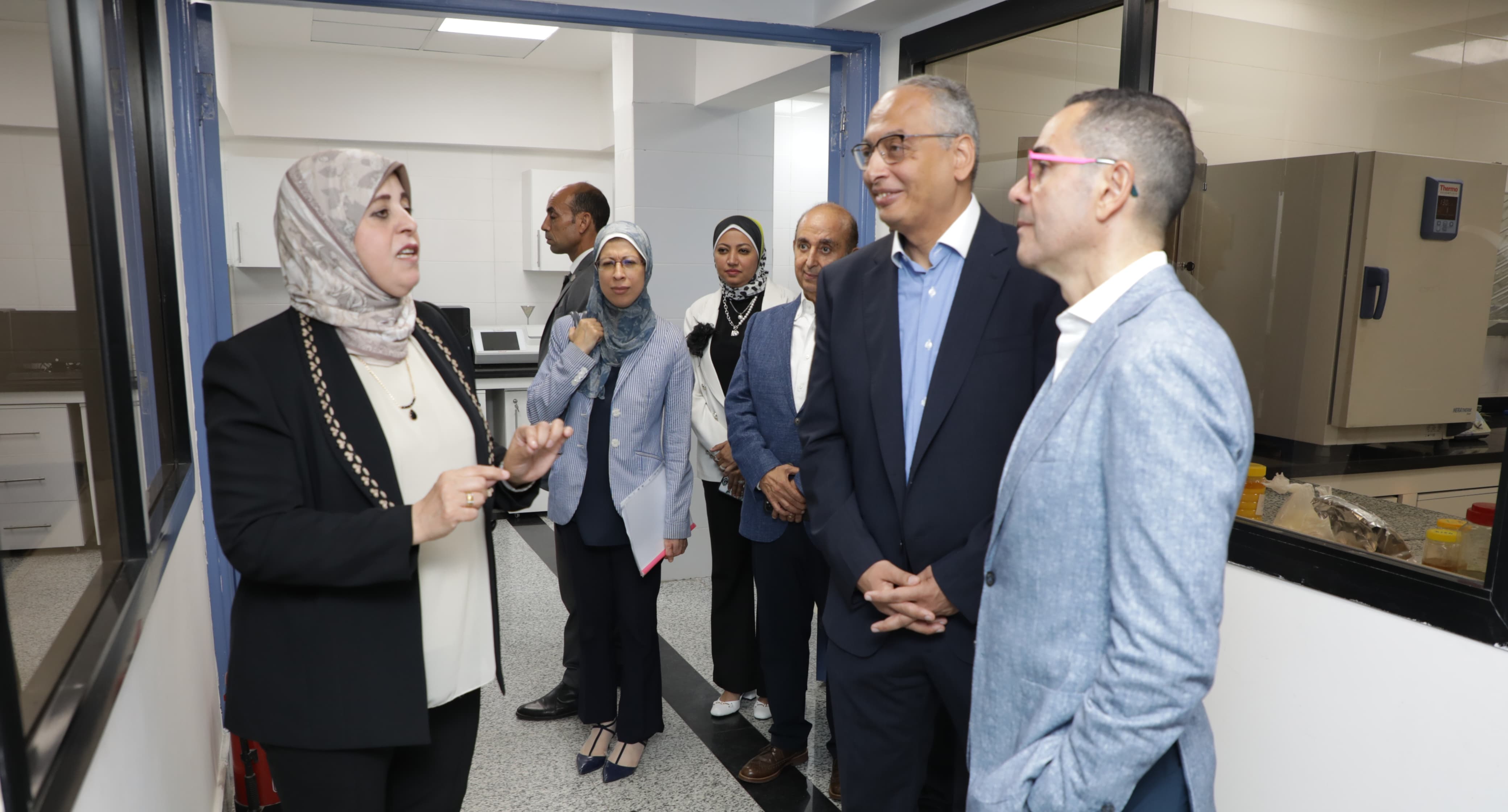 وزير الاستثمار والتجارة الخارجية م. حسن الخطيب يفتتح احدث معمل للاختبارات الضوئية بالهيئة العامة للرقابة على الصادرات والواردات