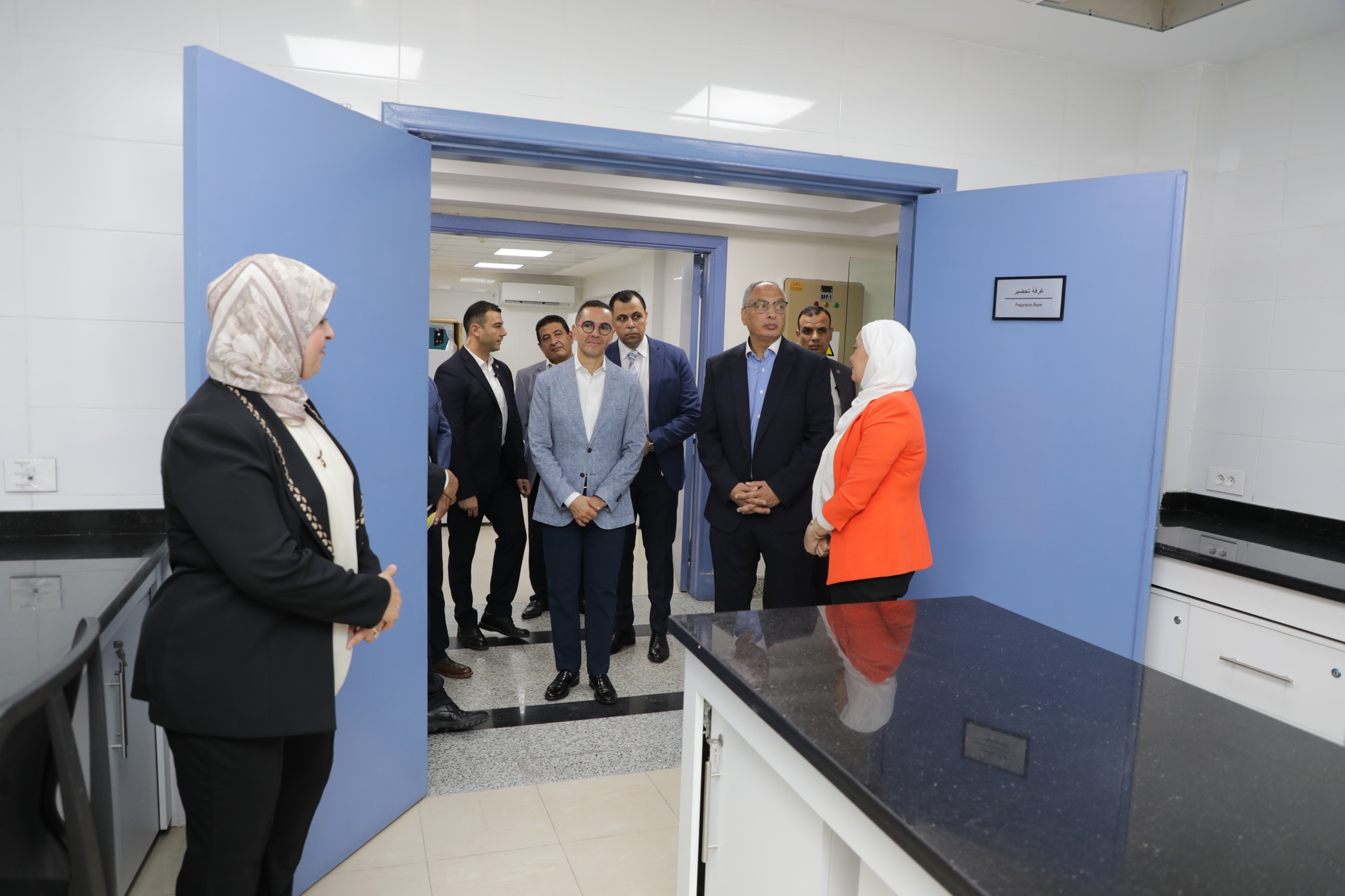السيد المهندس حسن الخطيب وزير الاستثمار والتجارة الخارجية يتفقد معمل التحلل الحيوي