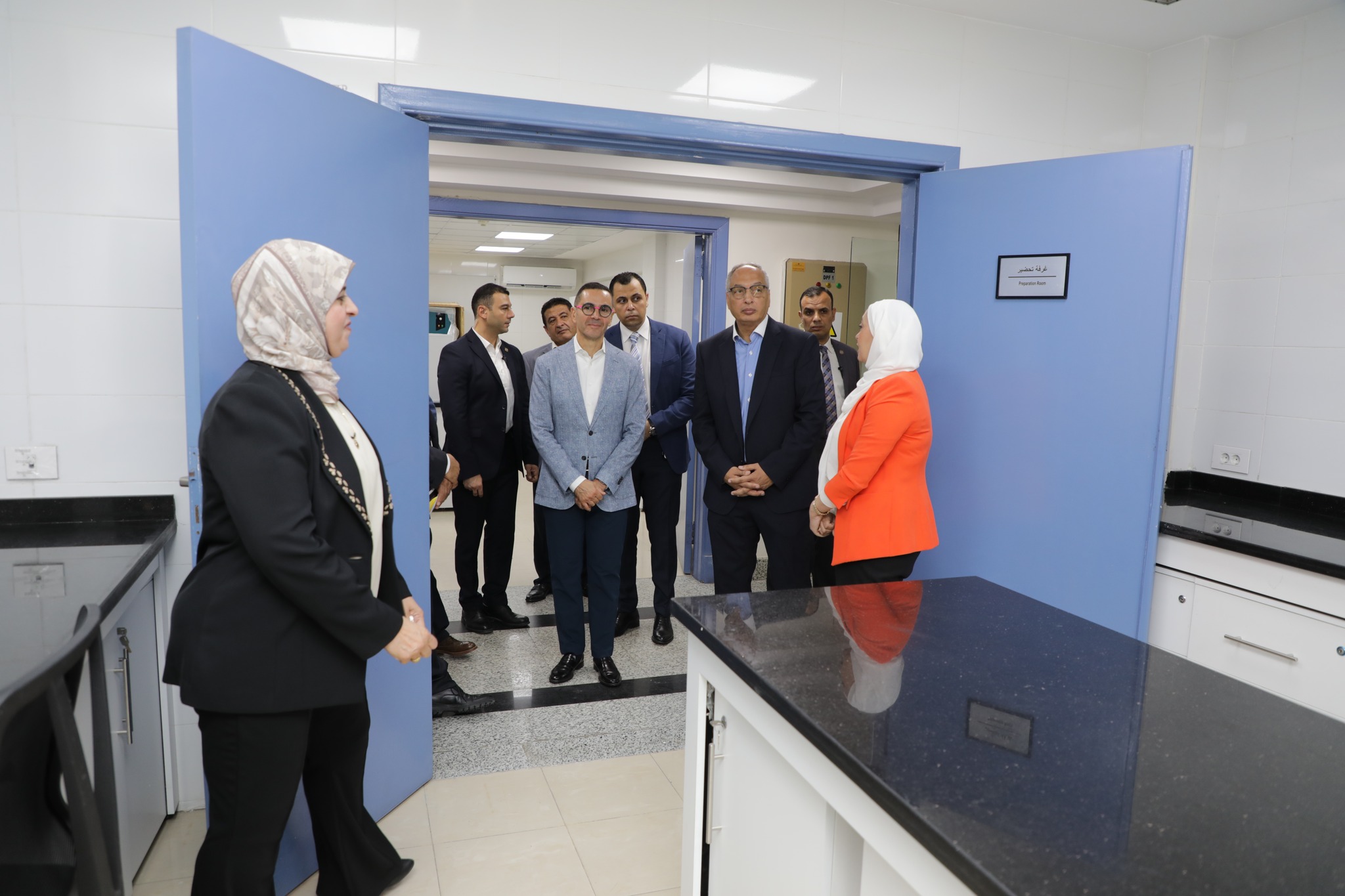 السيد المهندس حسن الخطيب وزير الاستثمار والتجارة الخارجية يتفقد معمل التحلل الحيوي