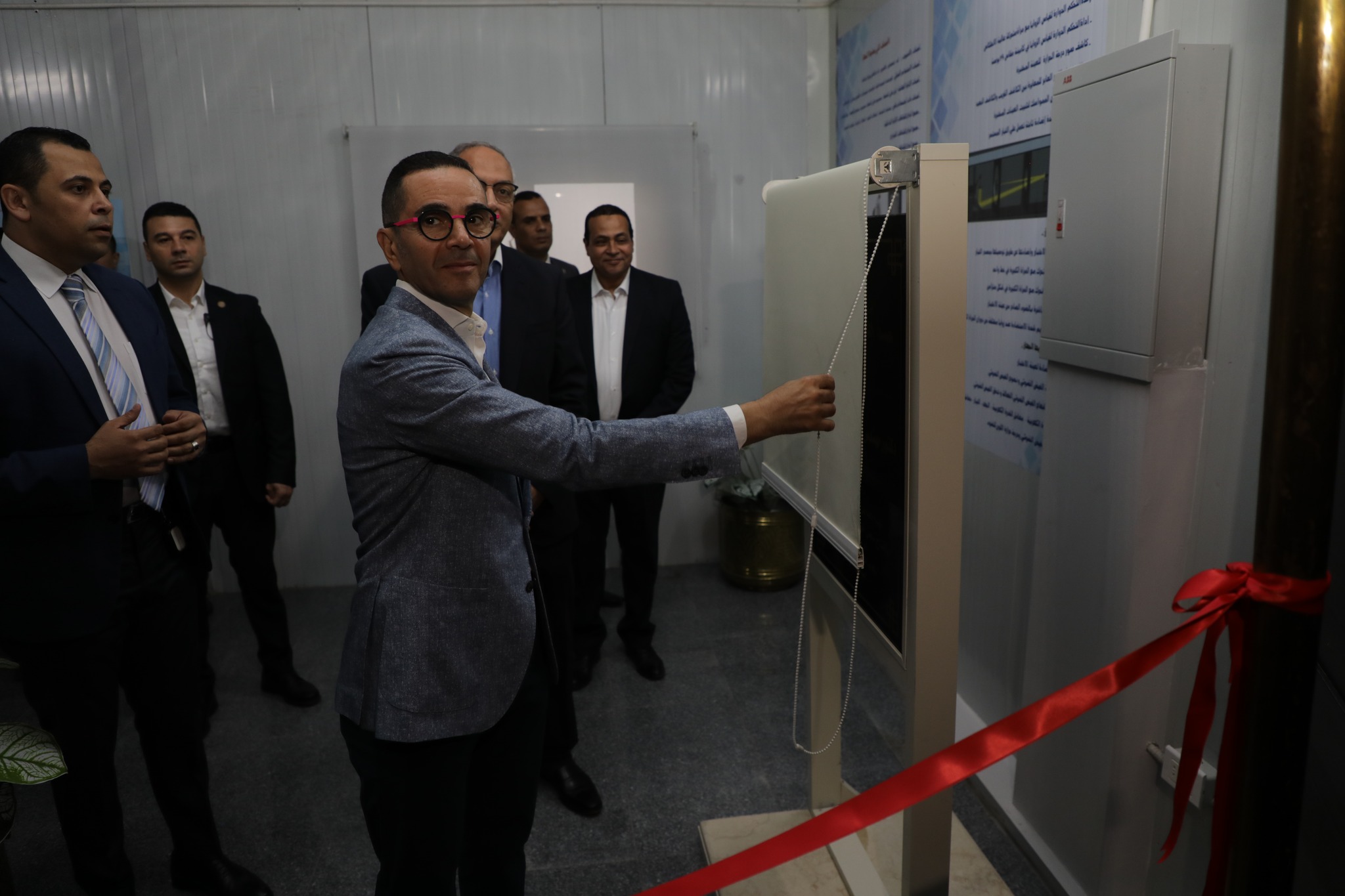 السيد المهندس حسن الخطيب وزير الاستثمار والتجارة الخارجية يفتتح معمل قياس الاختبارات الضوئية والكهربية والفوتومترية لوحدات المختلفة الإضاءة