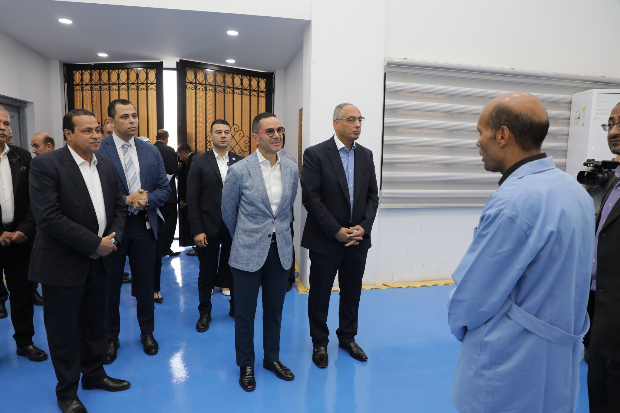 السيد المهندس حسن الخطيب وزير الاستثمار والتجارة الخارجية يتفقد معمل المحركات الكهربية