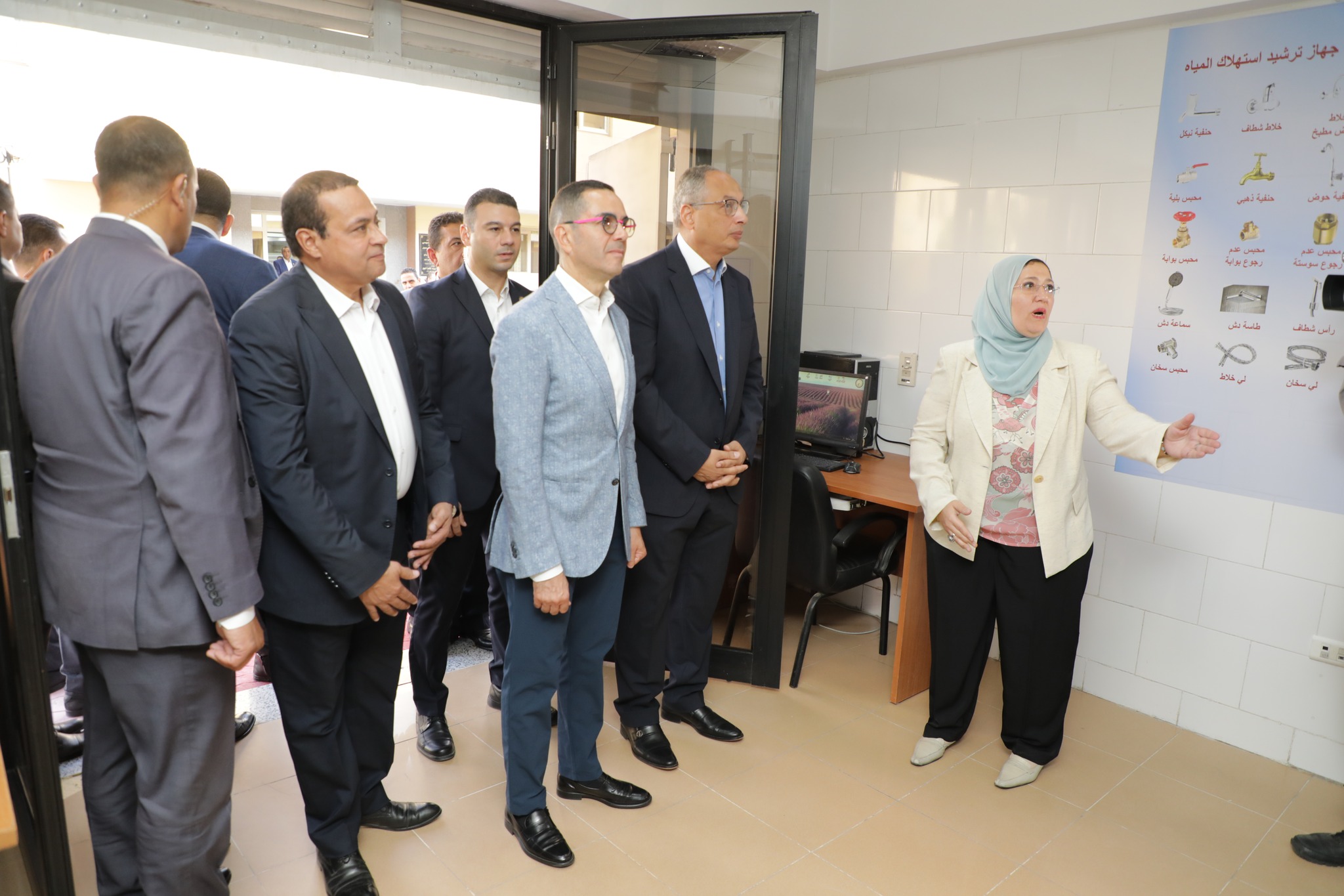 السيد المهندس حسن الخطيب وزير الاستثمار والتجارة الخارجية يتفقد معمل الضغوط وترشيد استهلاك المياه
