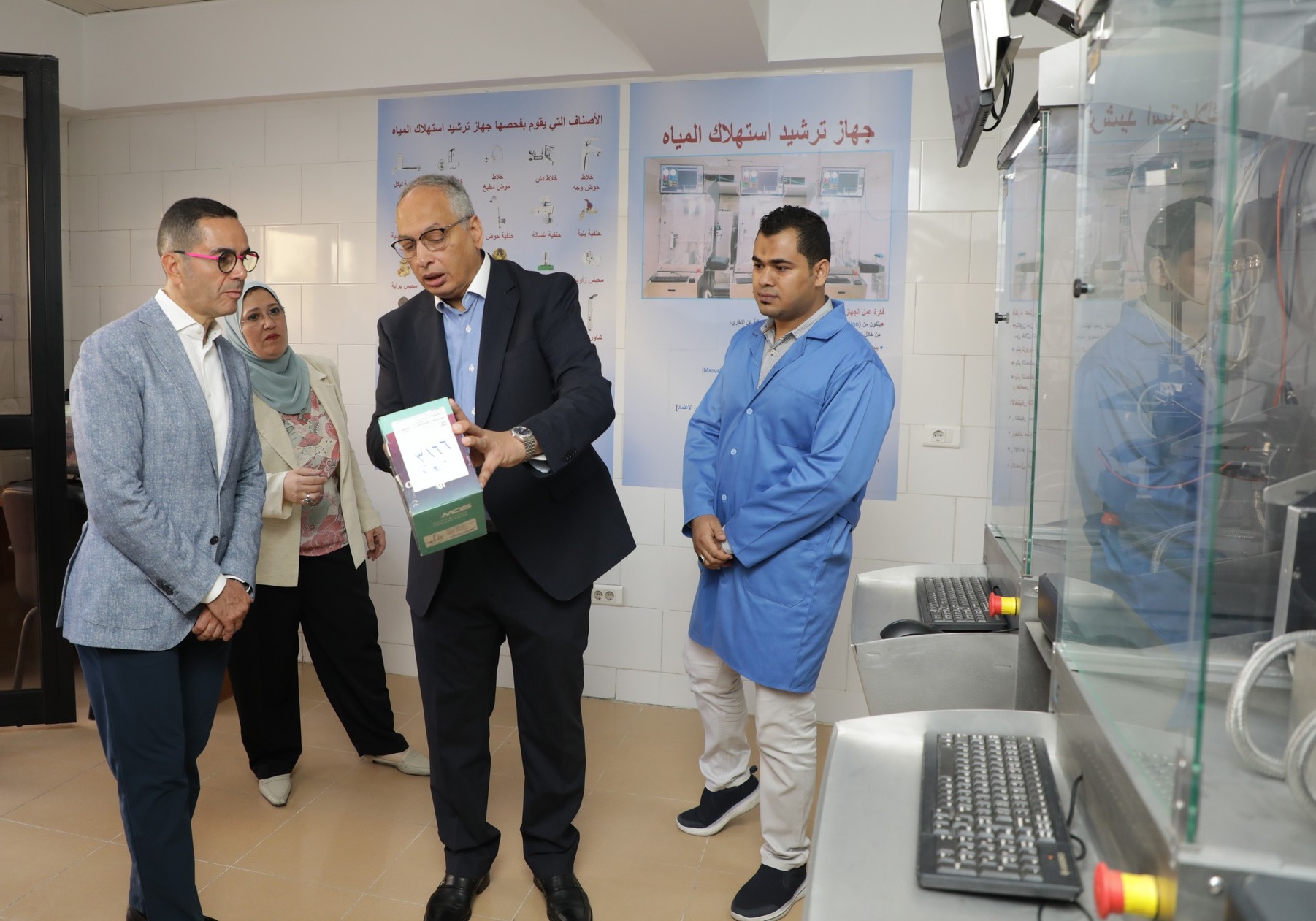 السيد المهندس حسن الخطيب وزير الاستثمار والتجارة الخارجية يتفقد معمل الضغوط وترشيد استهلاك المياه