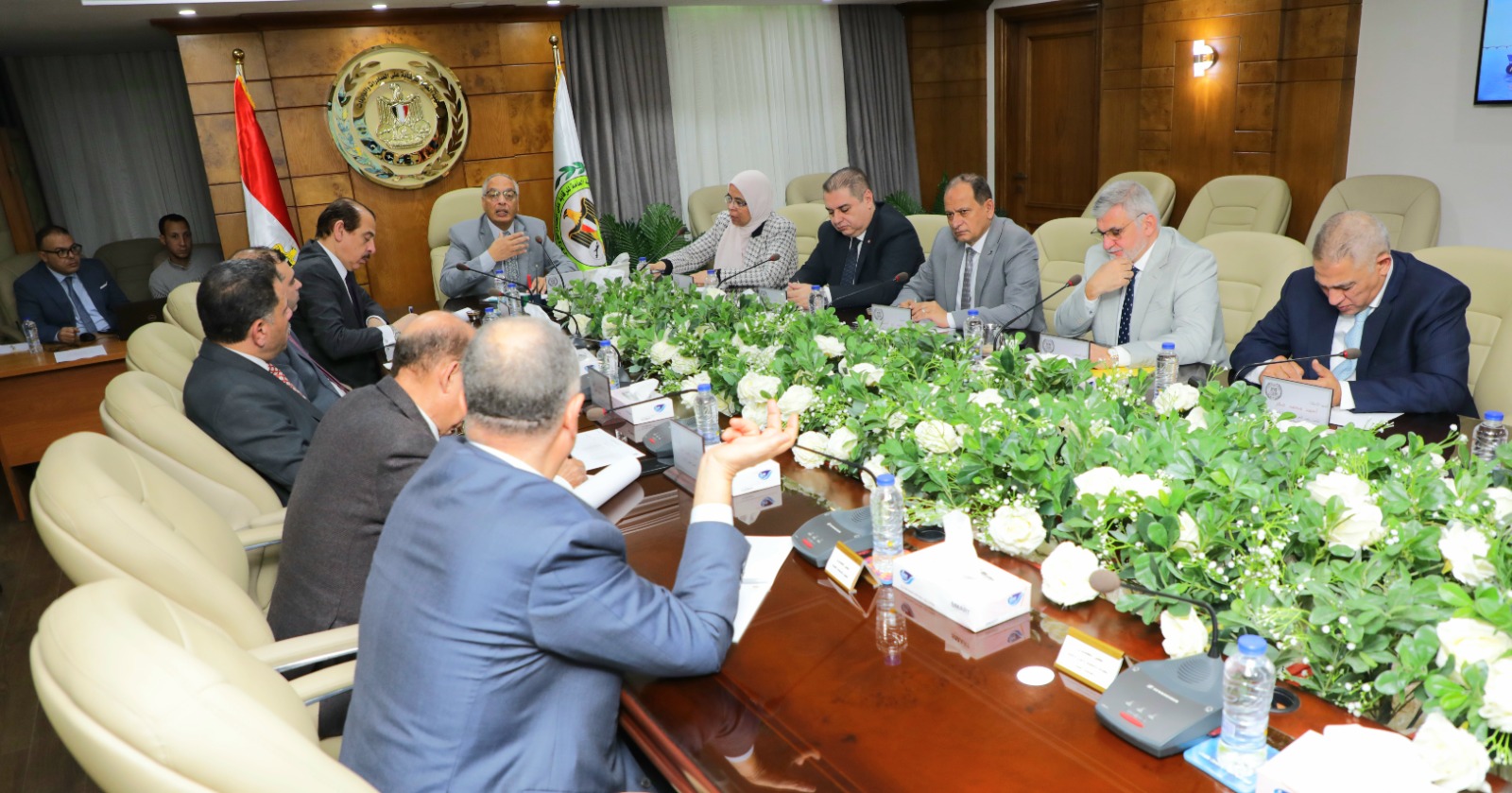 اجتماع رئيس الهيئة العامة للرقابة علي الصادرات والواردات مع اعضاء مجلس الادارة وممثلى المجالس التصديرية لعرض انجازات الهيئة لعام ٢٠٢٤