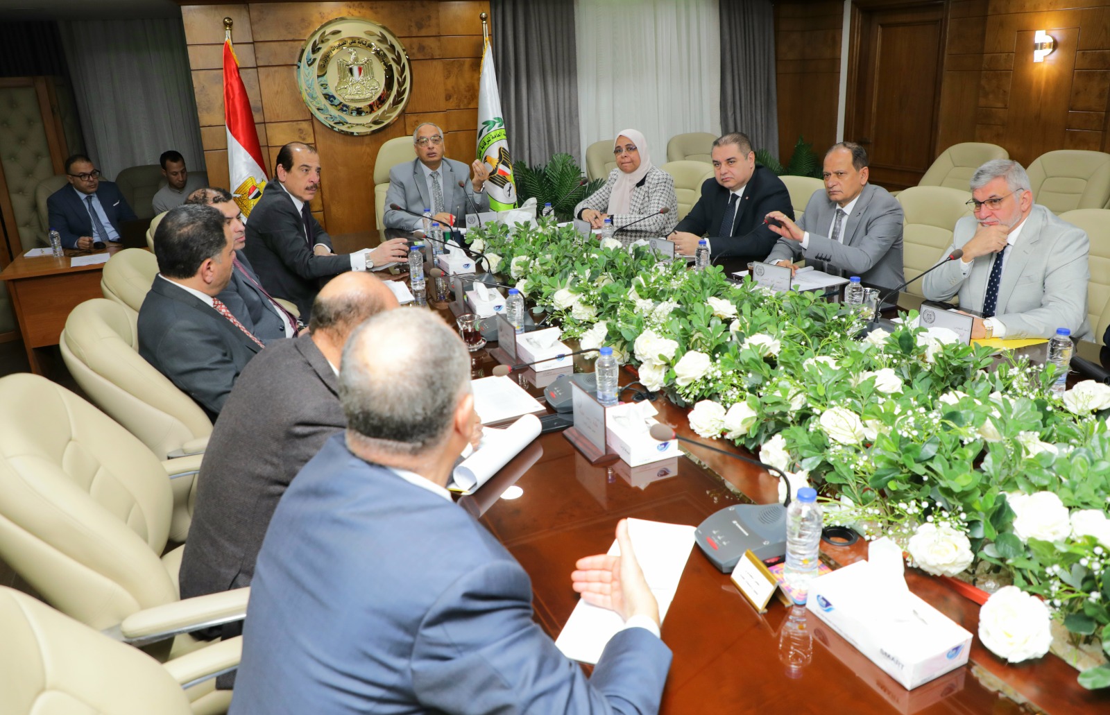 اجتماع رئيس الهيئة العامة للرقابة علي الصادرات والواردات مع اعضاء مجلس الادارة وممثلى المجالس التصديرية لعرض انجازات الهيئة لعام ٢٠٢٤