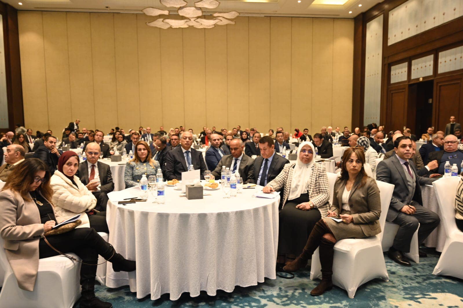 لقطات من مؤتمر مستقبل صادرات مصر لقطاع الصناعات الهندسية بحضور معالي وزير الإستثمار و التجارة الخارجية / المهندس حسن الخطيب وبحضور المهندس عصام النجار