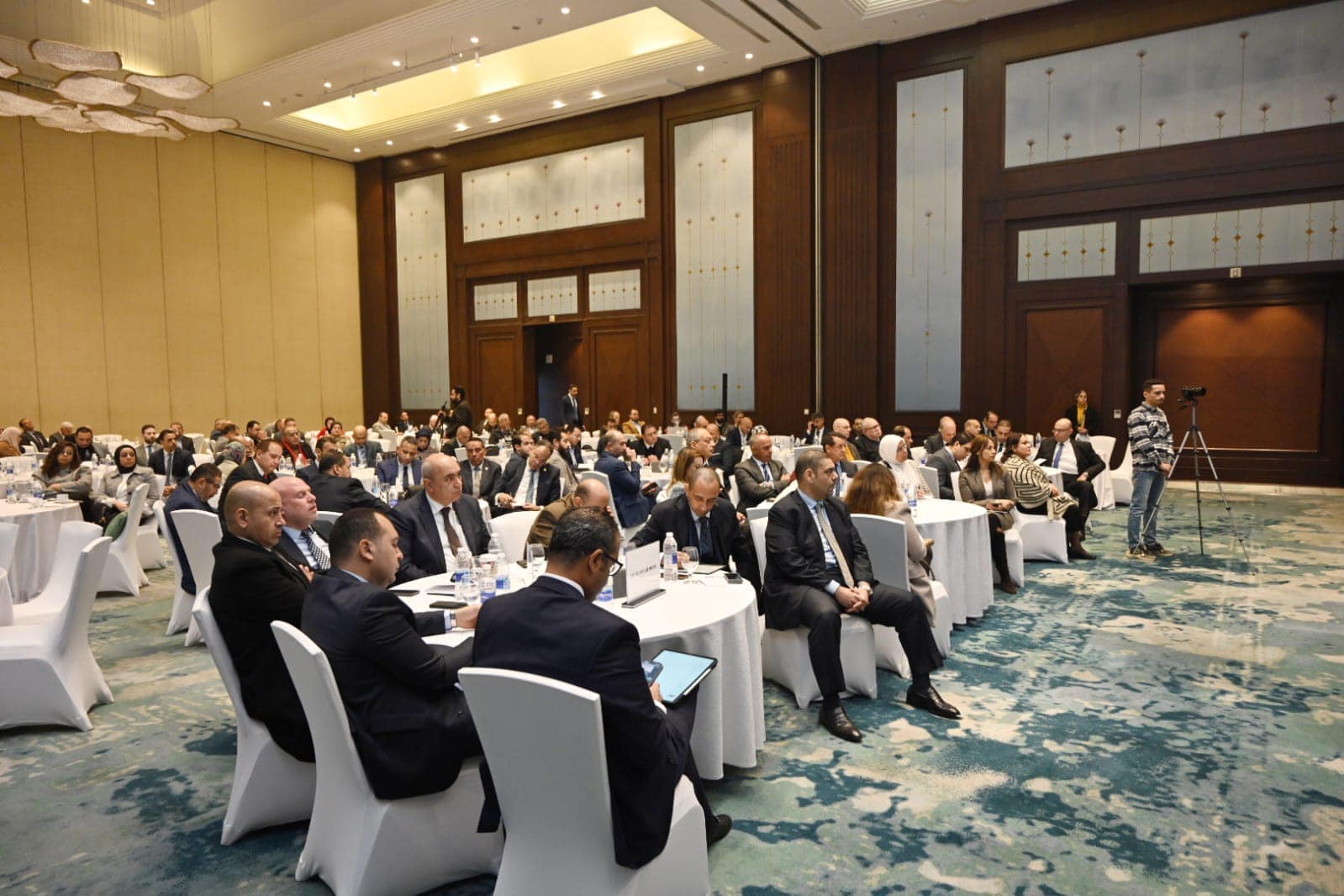 لقطات من مؤتمر مستقبل صادرات مصر لقطاع الصناعات الهندسية بحضور معالي وزير الإستثمار و التجارة الخارجية / المهندس حسن الخطيب وبحضور المهندس عصام النجار