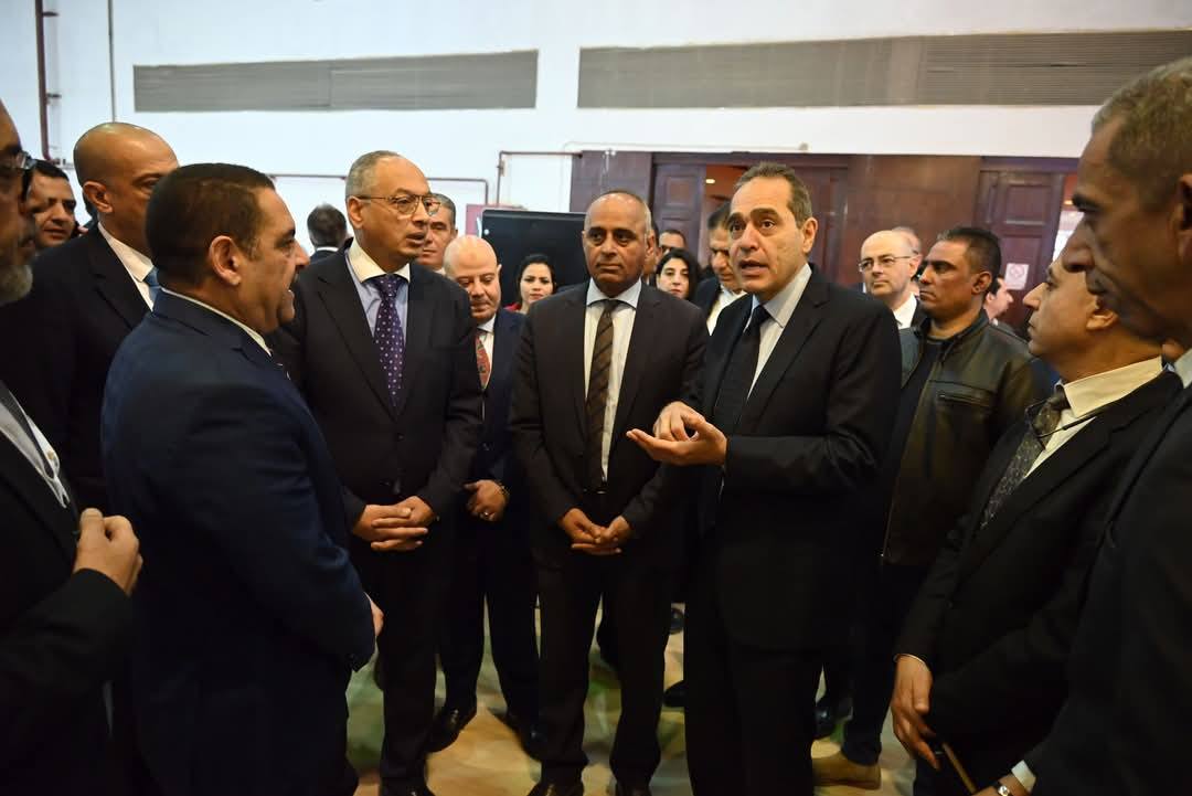 افتتح المهندس عصام النجار رئيس الهيئة العامة للرقابة على الصادرات والواردات، والوزير المفوض عصام النجار رئيس الهيئة العامة للمعارض والمؤتمرات، وخالد أبو المكارم رئيس المجلس التصديري للصناعات الكيماوية والأسمدة فعاليات الدورة الثانية لمعرض “أفروبلاست” المع