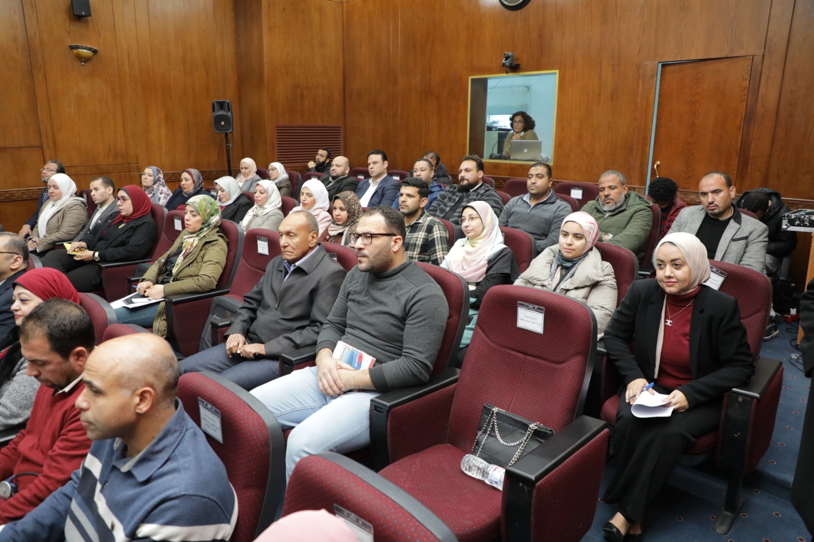 م. عصام النجار يعقد اجتماعا موسعا لمتابعة تطبيق منظومة إدارة المخاطر الشاملة فى إجراءات فحص السلع الصناعية وغير الغذائية وشارك فيه قيادات كل من الوكالة الأمريكية للتنمية الدولية USAID، ومشروع USAID TRADE ، والمجلس التصديرى للصناعات الهندسية وقيادات الهيئة