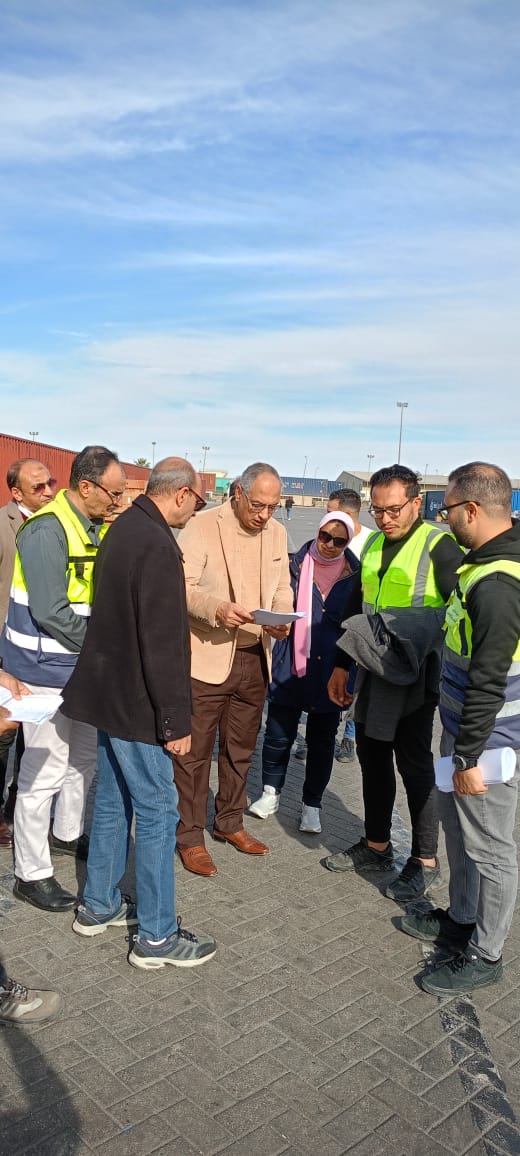 توجه اليوم السيد المهندس عصام النجا الى فرع الهيئة بالسويس لتفقد اجراءات العمل بميناء السويس والادبية والعين السخنة وبدر الجاف