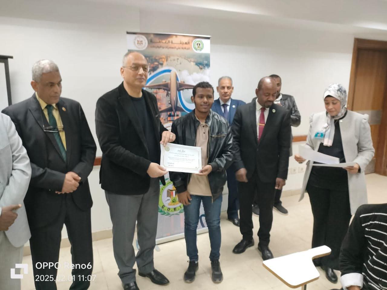 زيارة م. عصام النجار لفرع الهيئة باسوان يوم الجمعة الموافق ٣١ يناير تنفيذا لقرار مجلس الوزارء بالعمل فى الاجازات والعطلات الرسمية  لتقليل زمن الافراج الجمركى
