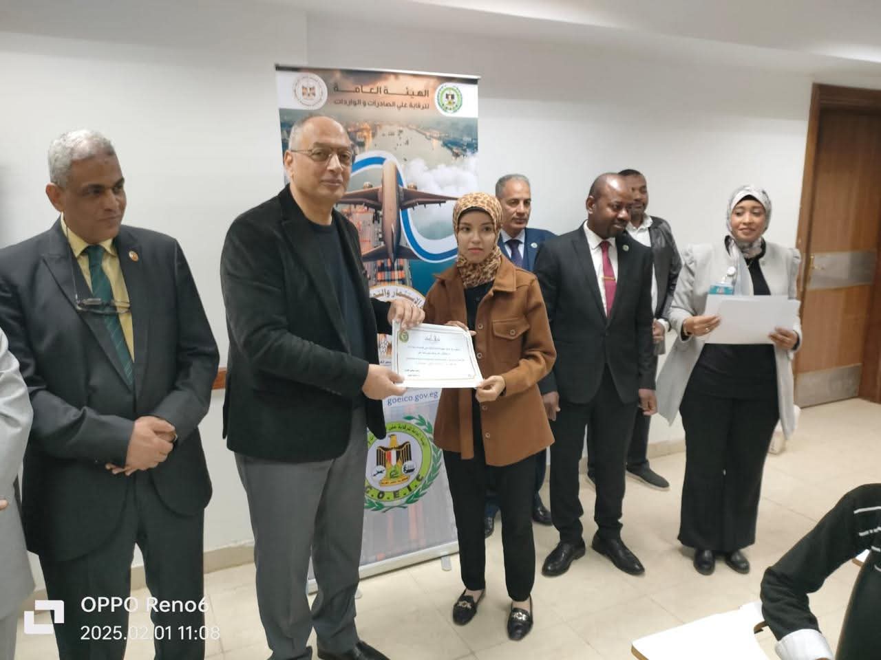 زيارة م. عصام النجار لفرع الهيئة باسوان يوم الجمعة الموافق ٣١ يناير تنفيذا لقرار مجلس الوزارء بالعمل فى الاجازات والعطلات الرسمية  لتقليل زمن الافراج الجمركى