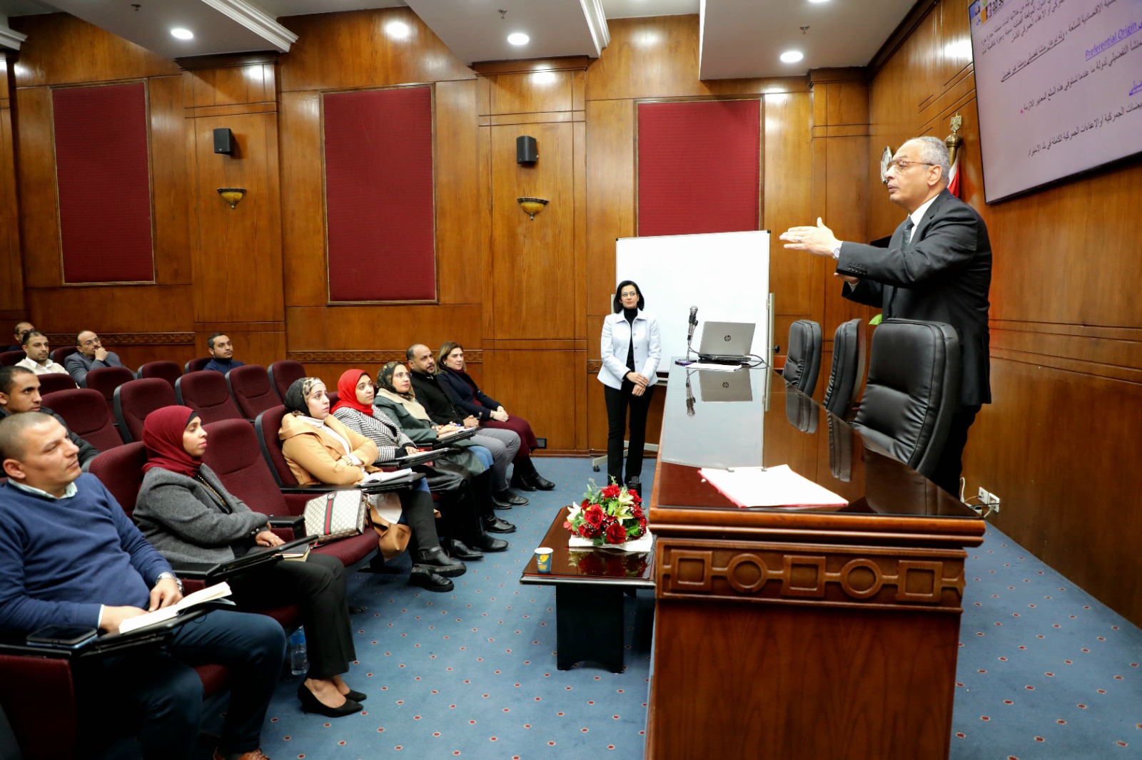 م عصام النجار  يلتقى بالمصدرين فى  دورة قواعد المنشا الملحقة باتفاقيات التجارة الحرة المطبقة مع دول الارو متوسطية