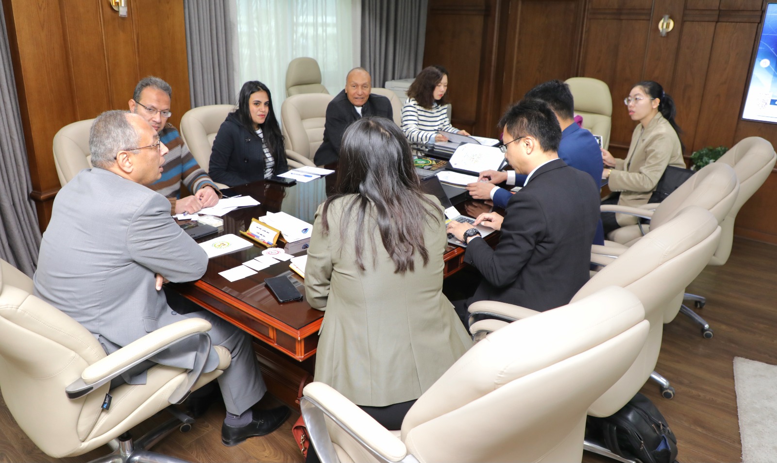 يستقبل م. عصام النجار  الوفد الممثل لمنظمة CVC الصينية االرائدة المعتمدة دوليا لإصدار الشهادات والاختبارات