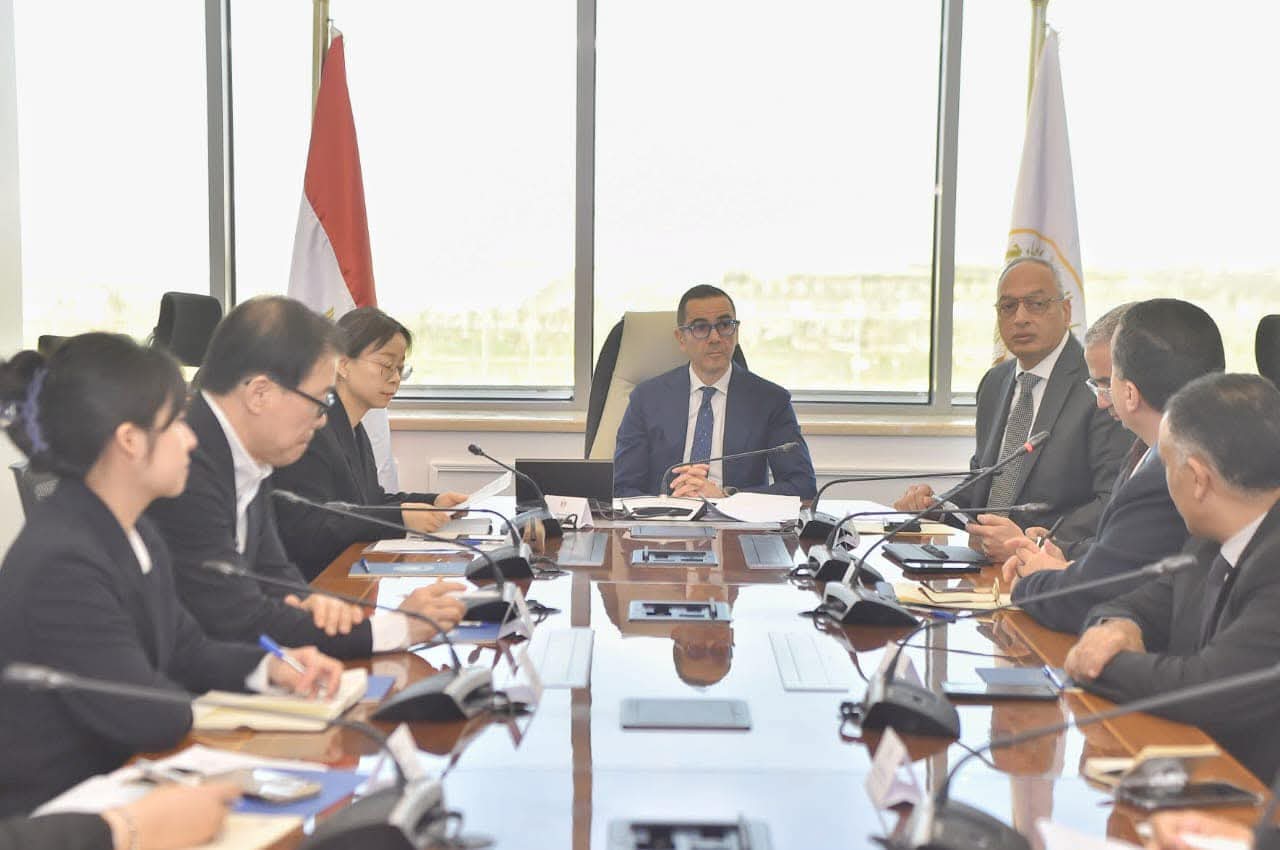 وزير الاستثنار والتحارة الخارجية يستعرض مع وفد الوكالة الكورية للتعاون الدولى  KOICA بدء تنفيذ   مشروع الهيئة المتكامل  لادارة المخاطر .