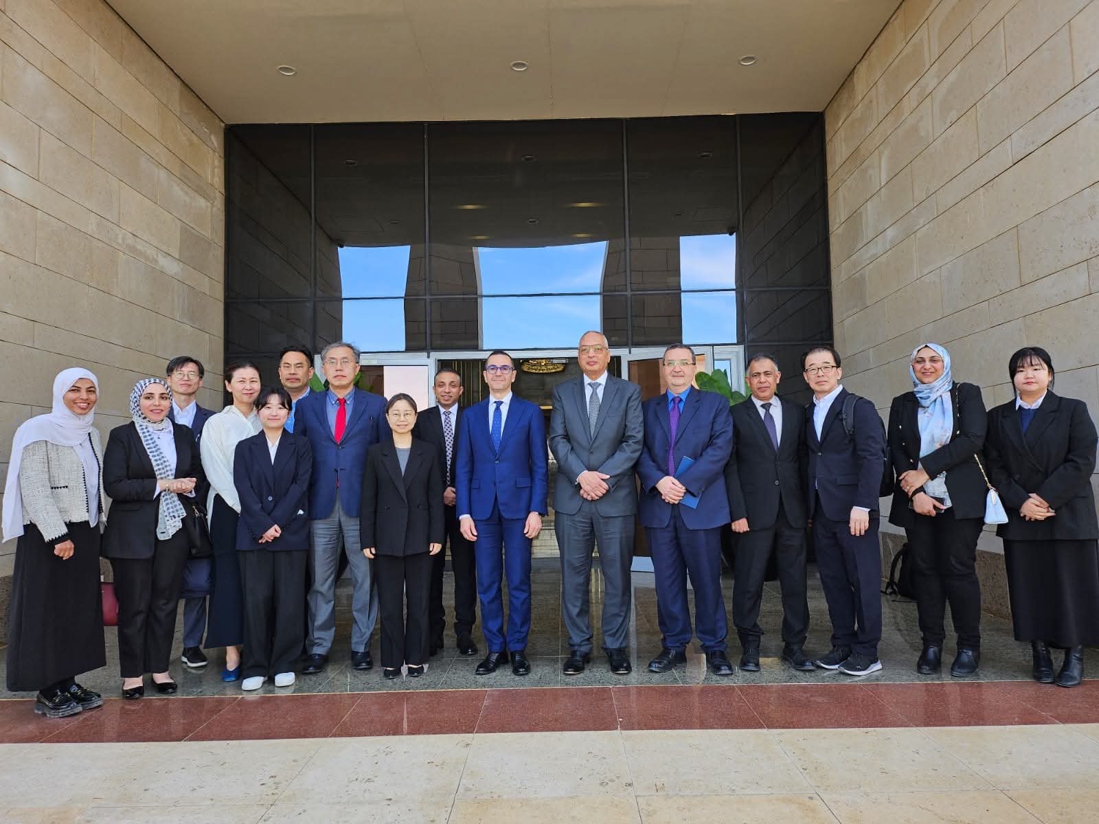 وزير الاستثنار والتحارة الخارجية يستعرض مع وفد الوكالة الكورية للتعاون الدولى  KOICA بدء تنفيذ   مشروع الهيئة المتكامل  لادارة المخاطر .