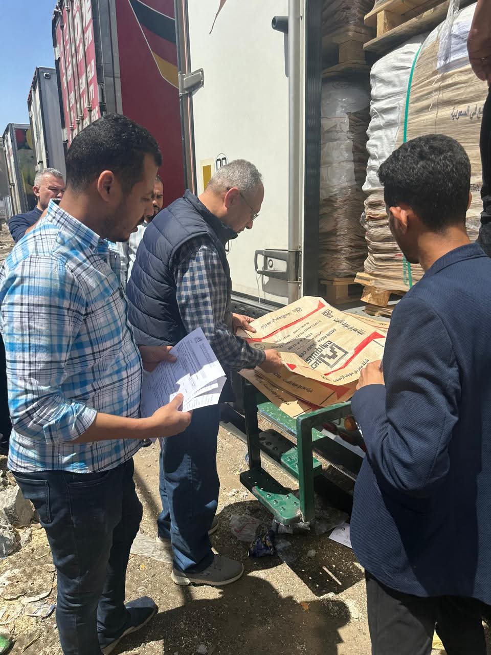 زيارة م. عصام النجار  لفرع الهيئة  بميناء سفاجا لتفقد اجراءات العمل بالميناء
