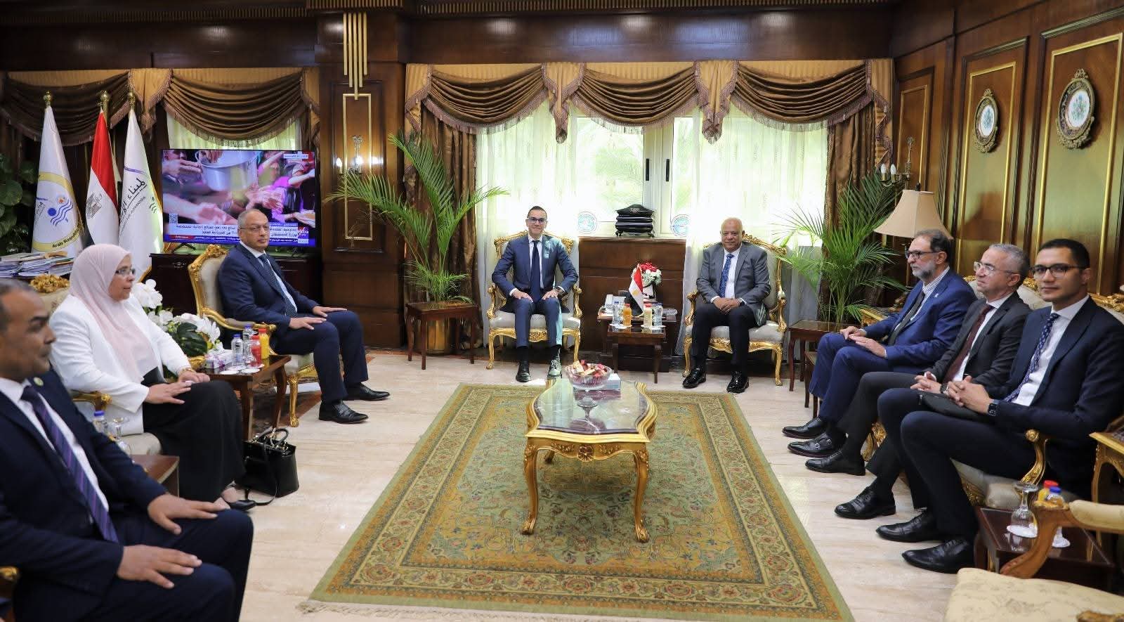 زيارة وزير الاستثمار والتجارة  الخارجية  لميناء الاسكندرية والغرفة التجارية