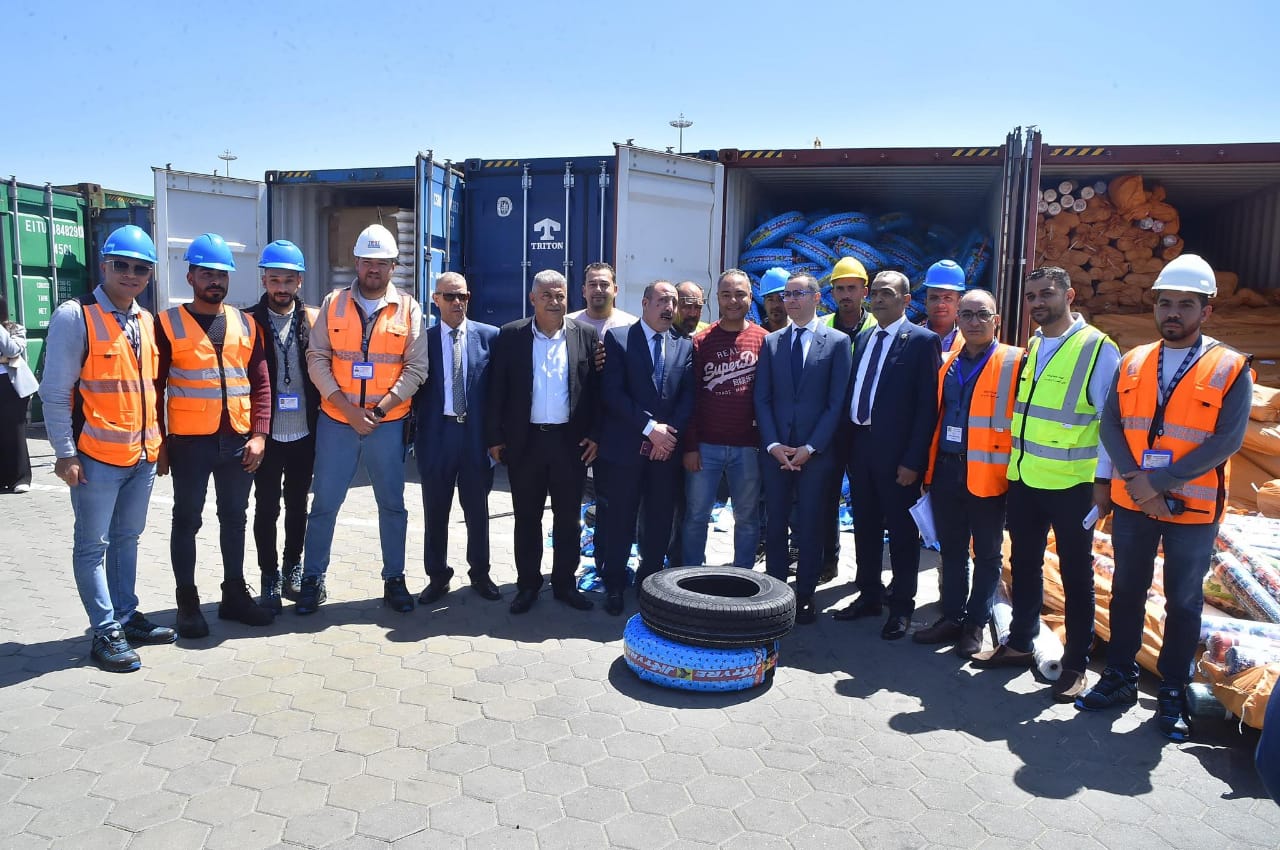 زيارة وزير الاستثمار والتجارة  الخارجية  لميناء الاسكندرية والغرفة التجارية