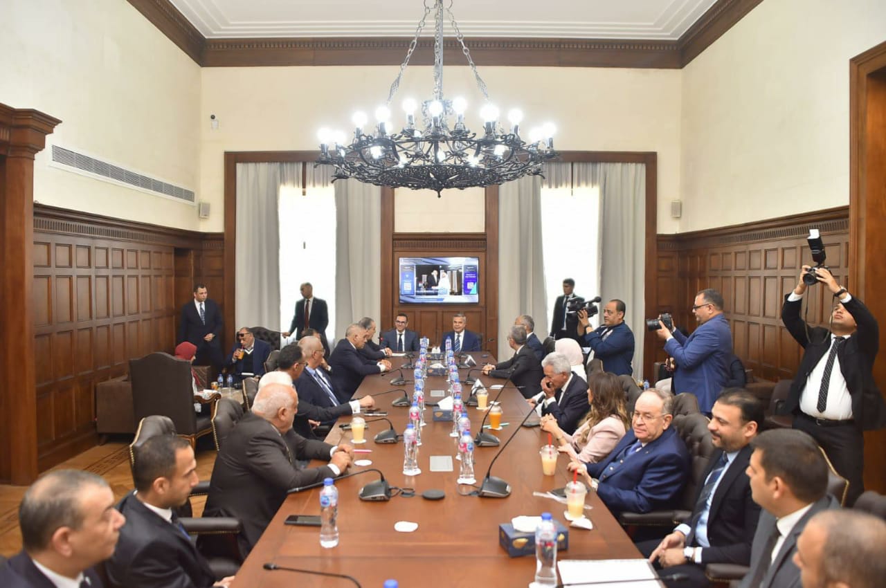 زيارة وزير الاستثمار والتجارة  الخارجية  لميناء الاسكندرية والغرفة التجارية