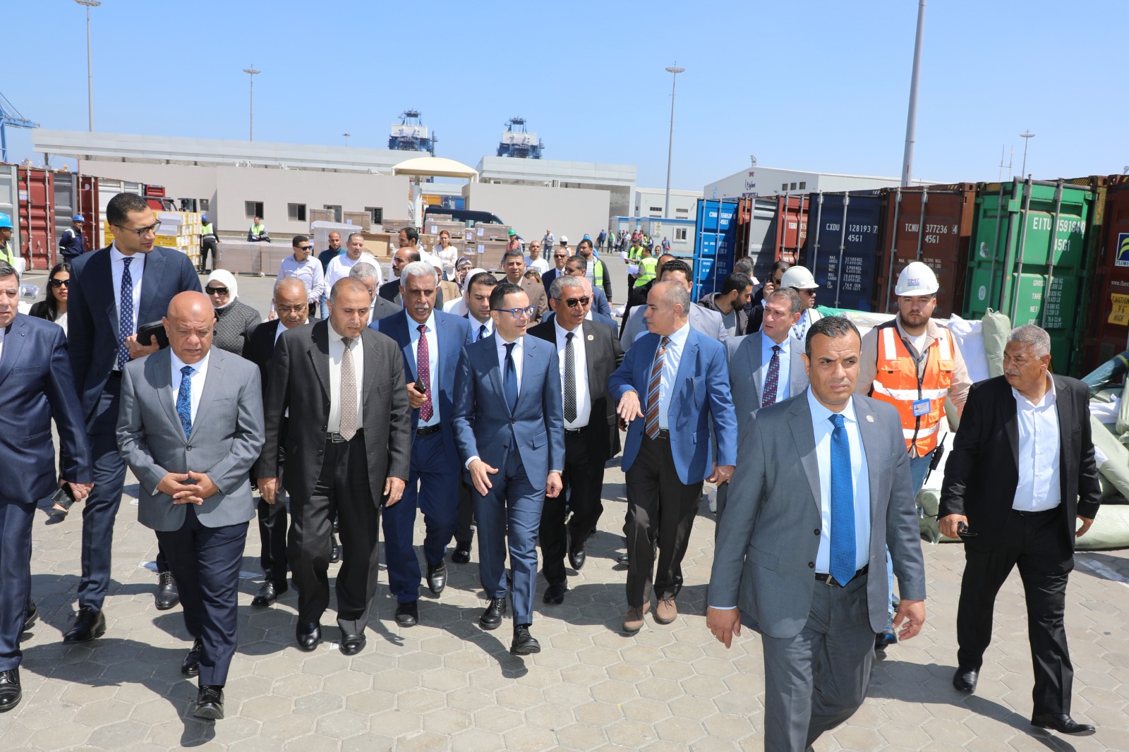 . عصام النجار يشارك م. حسن الخطيب وزير الاستثمار والتجارة الخارجية فى زيارته للجان الفحص المشترك بمحطة تحيا مصر متعددة الأغراض بميناء الاسكندرية TMT و EGMPT