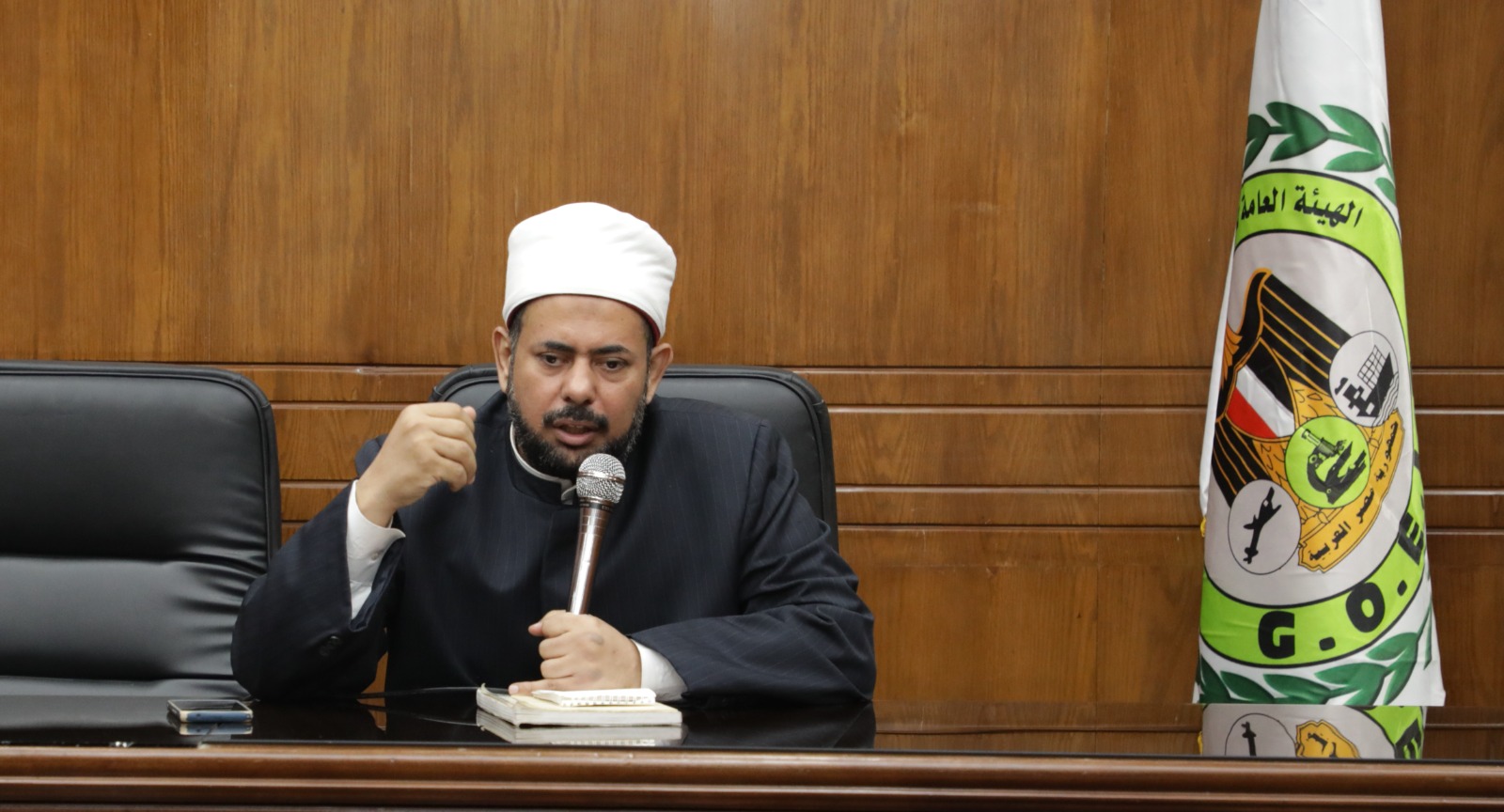 عقد ندوة فقهية وتثقيفية لشرح مناسك الحج وتوعية الحجاج بأحكام المناسك وقد قدم الندوة د. على الله الجمال امام وخطيب مسجد السيدة نفيسة