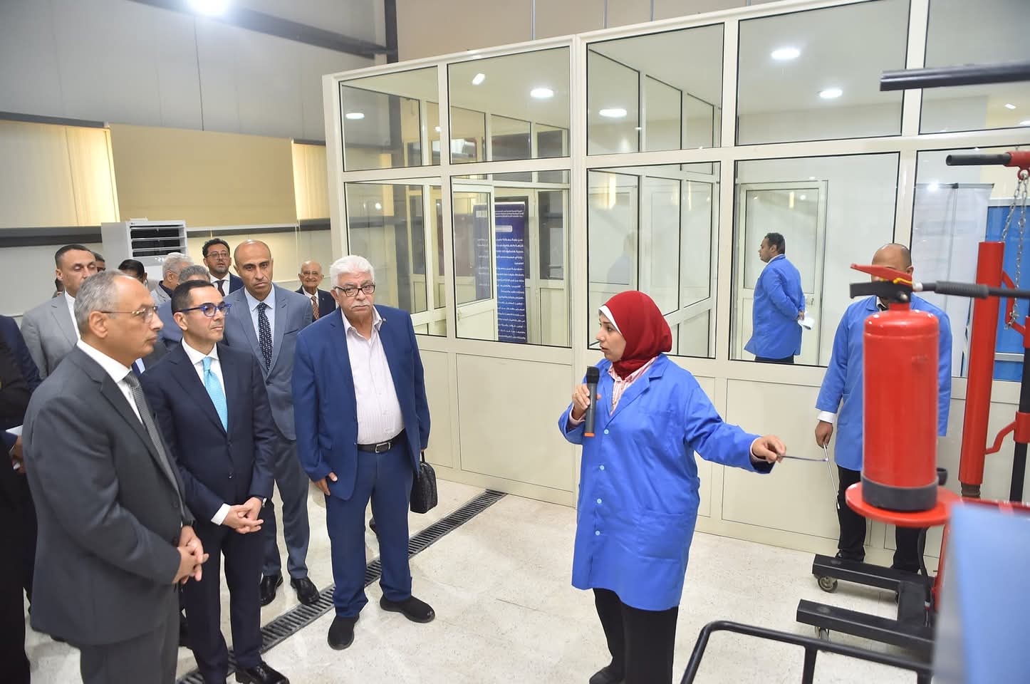 وزير الاستثمار والتجارة الخارجية يفتتح مركز اختبارات القدرة الاطفائية واجهزة الاطفاء بفرع الهيئة العامة للرقابة على الصادرات والواردات بمدينة بدر ,وذلك في إطار جهود الدولة لتوطين الصناعة وزيادة الصادرات