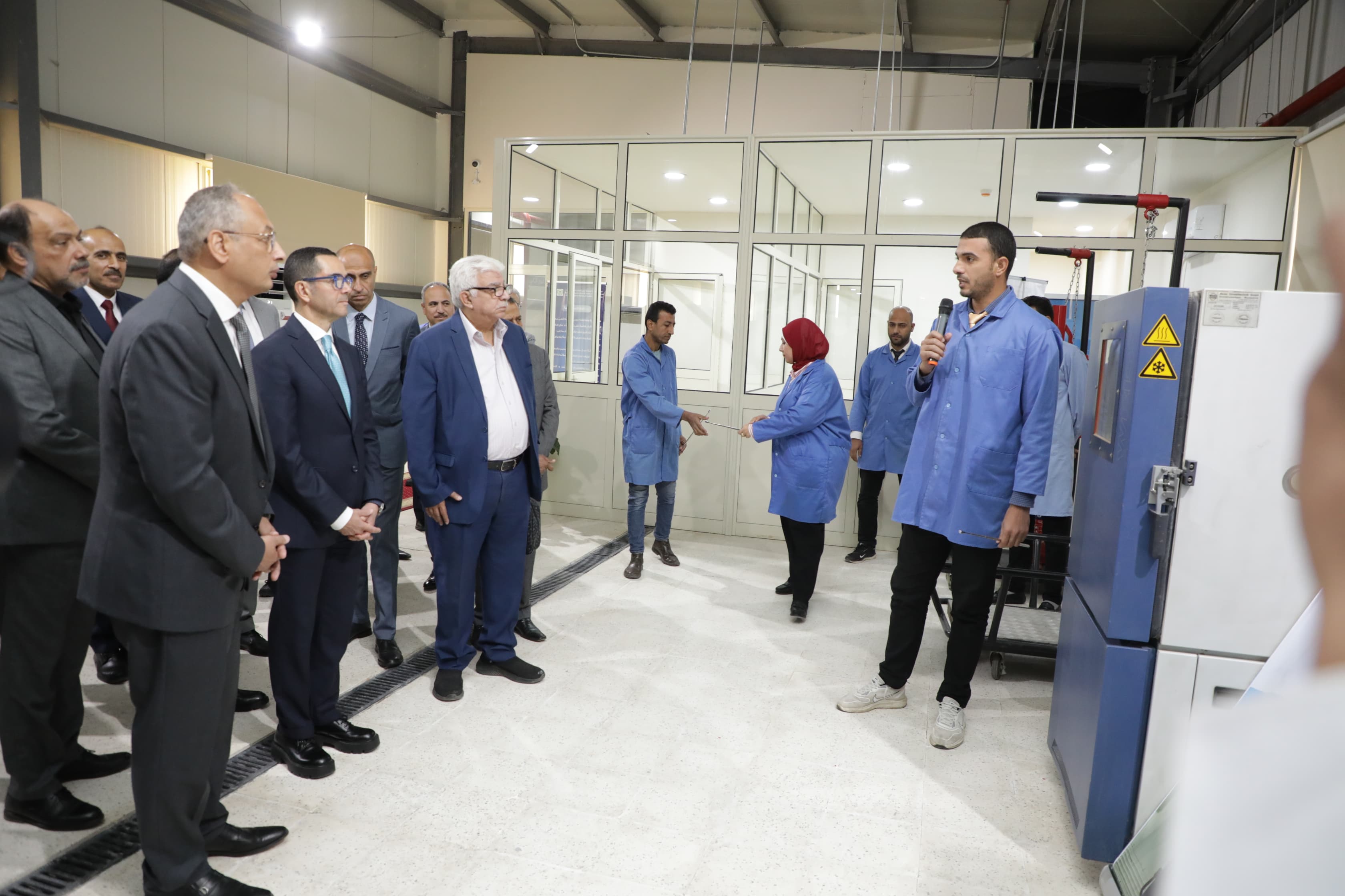 وزير الاستثمار والتجارة الخارجية يفتتح مركز اختبارات القدرة الاطفائية واجهزة الاطفاء بفرع الهيئة العامة للرقابة على الصادرات والواردات بمدينة بدر ,وذلك في إطار جهود الدولة لتوطين الصناعة وزيادة الصادرات
