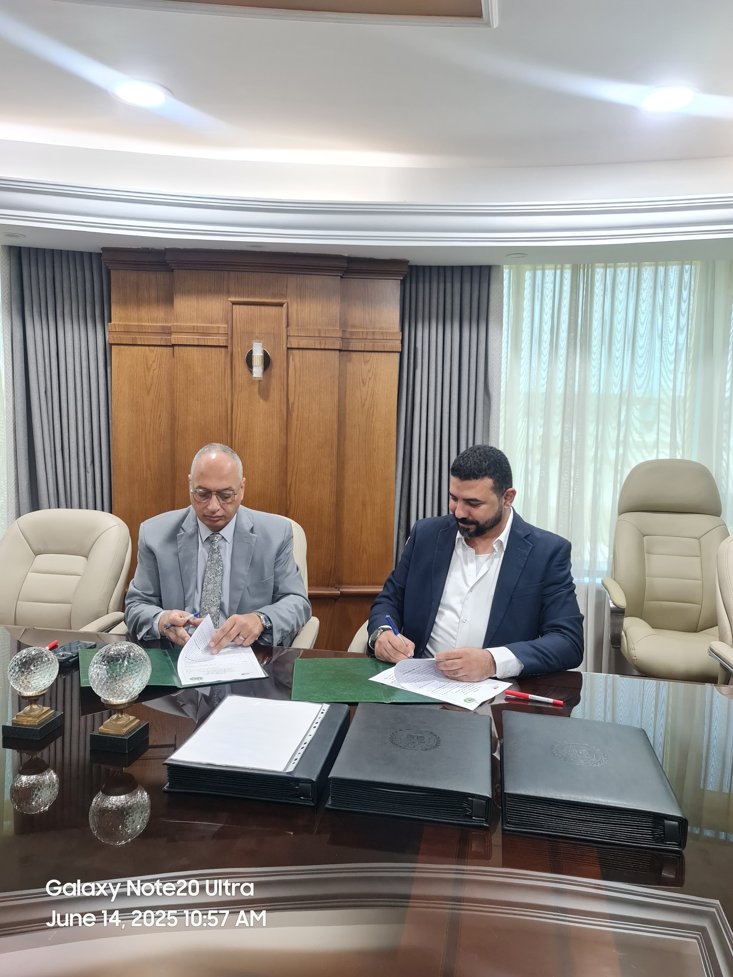 الهيئة العامة للرقابة على الصادرات والواردات توقع برتوكول مع شركة الشهادات والمطابقة COC بشأن التعاون فى مجال تحليل العينات بمعامل الهيئة العامة للرقابة على الصادرات والواردات.