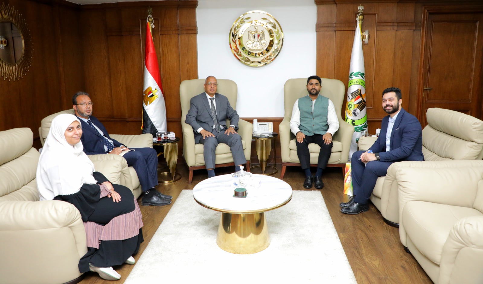 م. عصام النجار يستقبل الملحق التجارى الهندى لمناقشة تسجيل الشركات الهندية فى سجل المصانع بالهيئة واستعراض اوجه التدريب ونقل الخبرات والموضوعات التجارية ذات الصله بموضوع cbam ومدي تاثيرها علي حركة الصادرات المصرية والهندية للاتحاد الاوروبي و وايضا مناقشة سبل التعاون الثنائى بين البلدين ودعم التبادل التجارى . .