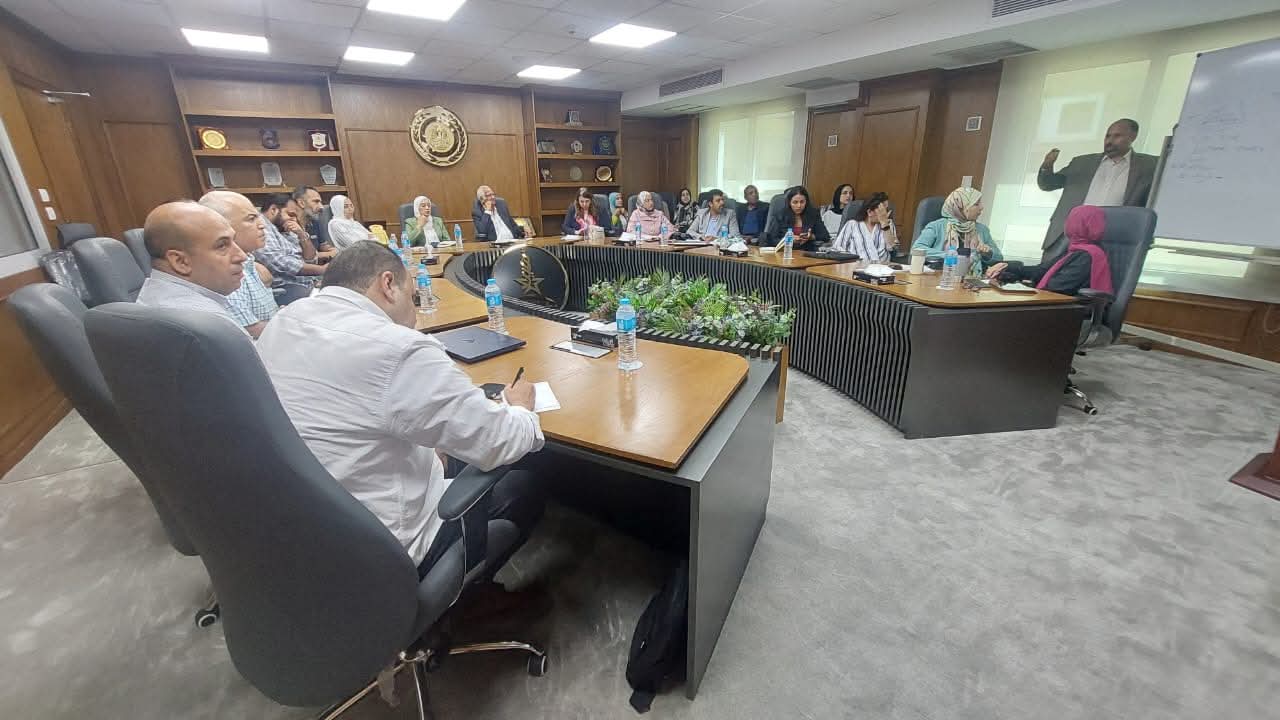 ورشة العمل المنعقدة  بمركز التميز التابع للهيئة  بعنوان ( الكربون الطوعى  وعلاقته  بالمواصفات  الخاصة بالبصمة الكربونية )