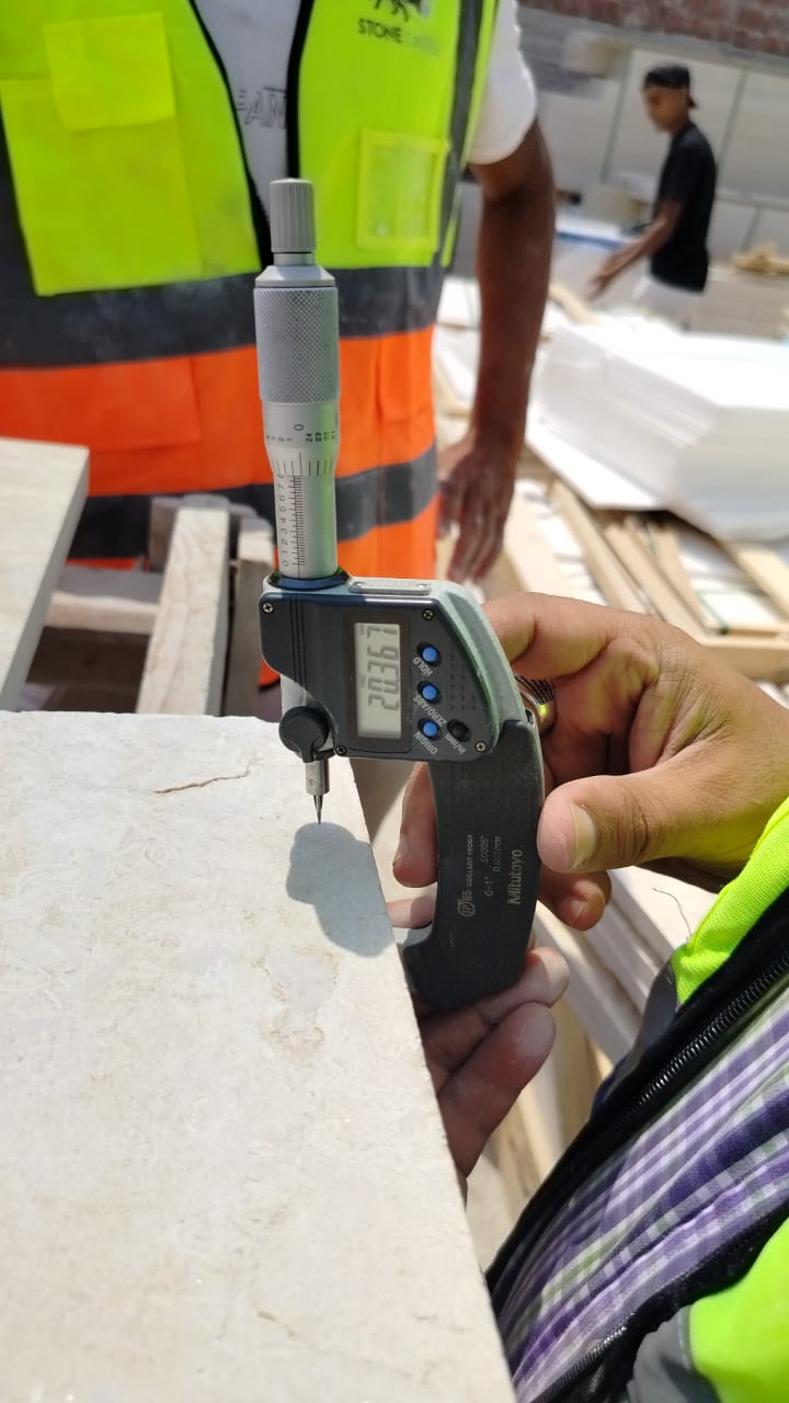 وحدة فحص المنتجات ١٧٠٢٠  تنفذ ثانى تصدير للبرازيل (اخشاب) طبقا للمتتطلبات التعاقدية