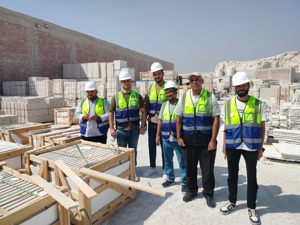 وحدة فحص المنتجات ١٧٠٢٠  تنفذ ثانى تصدير للبرازيل (اخشاب) طبقا للمتتطلبات التعاقدية