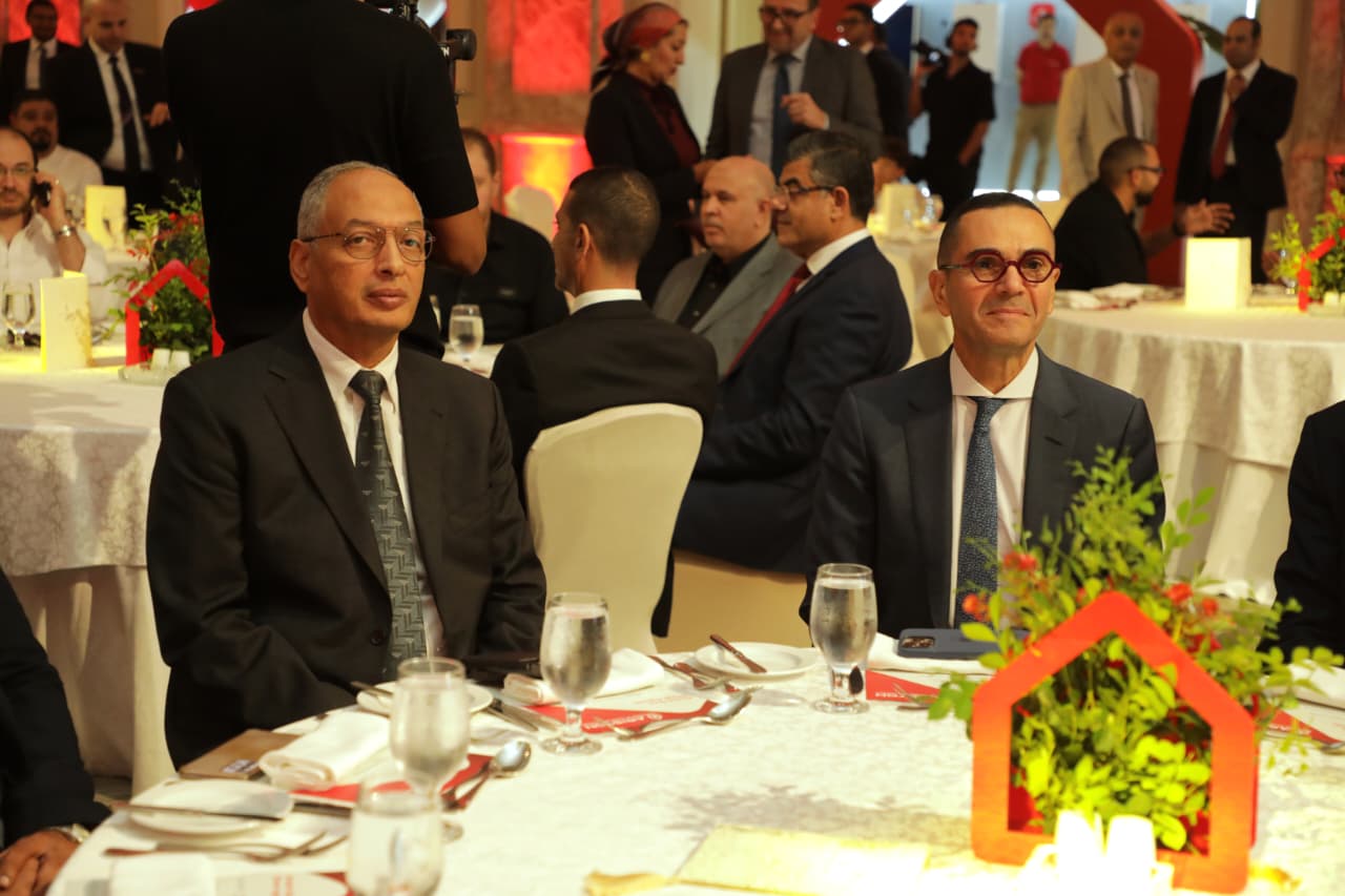 وزير الاستثمار والتجارة الخارجية م. حسن الخطيب ورئيس الهيئة العامة للرقابة على الصادرات والواردات م. عصام النجار يشاركان مجموعة اريستون الايطالية فى الاحتفال باطلاق احدث الخطوط الانتاجية وتؤكد اريستون التزامها بدعم الشراكة الاقتصادية بين مصر وايطاليا من خلال تعزيز قدرات التصدير للاسواق الاقليمية وسرعة تلبية احتياجات السوق المصرى.