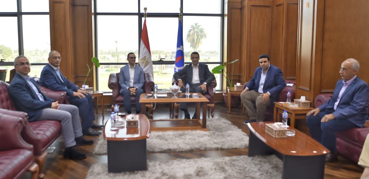 افتتاح مكتب التسجيلات التجارية للهيئة  بالغرفة التجارية بالسويس
