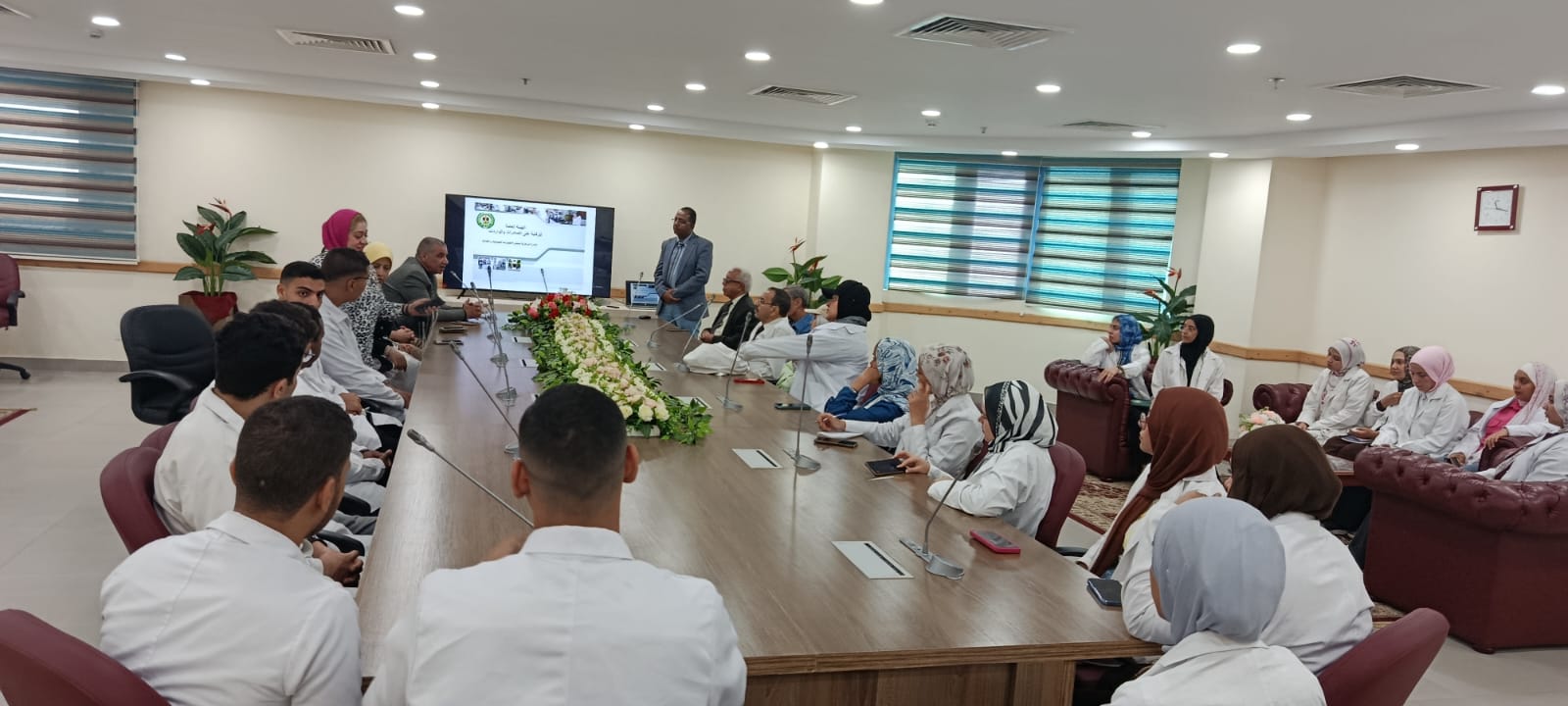 تدريب طلاب كلية الزراعة جامعة عين شمس بمعامل الهيئة بفرع ميناء الدخيلة