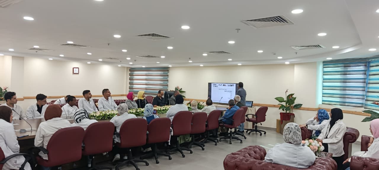 تدريب طلاب كلية الزراعة جامعة عين شمس بمعامل الهيئة بفرع ميناء الدخيلة