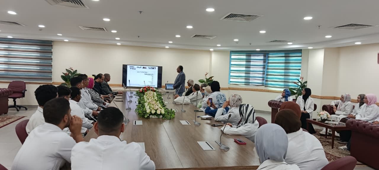 تدريب طلاب كلية الزراعة جامعة عين شمس بمعامل الهيئة بفرع ميناء الدخيلة