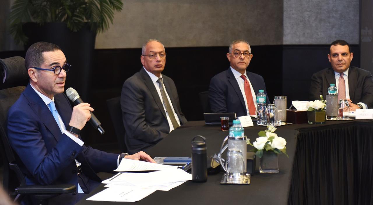 Le Ministre de l'Investissement et du Commerce Extérieur préside la première réunion du "Comité économique du Conseil suprême de Coordination égypto-saoudien" dans le cadre du renforcement de la coopération commerciale et de l'équilibre de la balance commerciale entre les deux pays en supprimant les obstacles à la circulation du mouvement du commerce itrarégional  .