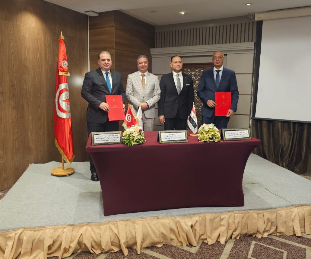 L'Egypte et la Tunisie signent une mémorandum de compréhension  pour la reconnaissance mutuelle des certificats de conformité pour les biens industriels non alimentaires .