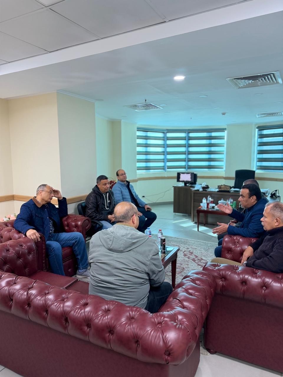 رئيس هيئة الرقابة على الصادرات والواردات يتفقد معامل ميناء الدخيلة ويشيد بجهود الفاحصين في تسريع الإفراج الجمركي.