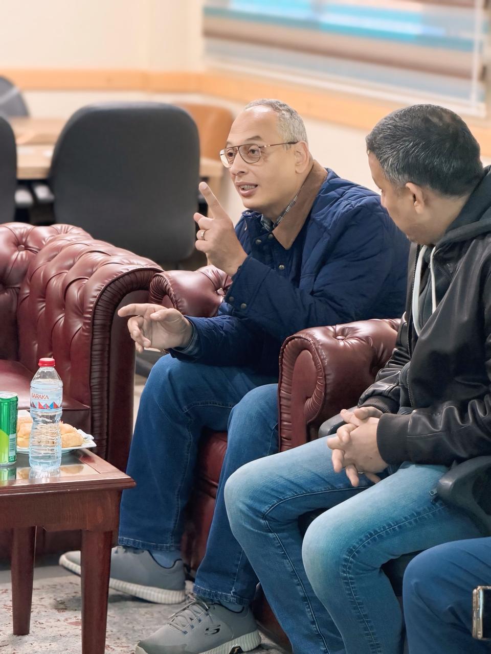 رئيس هيئة الرقابة على الصادرات والواردات يتفقد معامل ميناء الدخيلة ويشيد بجهود الفاحصين في تسريع الإفراج الجمركي.