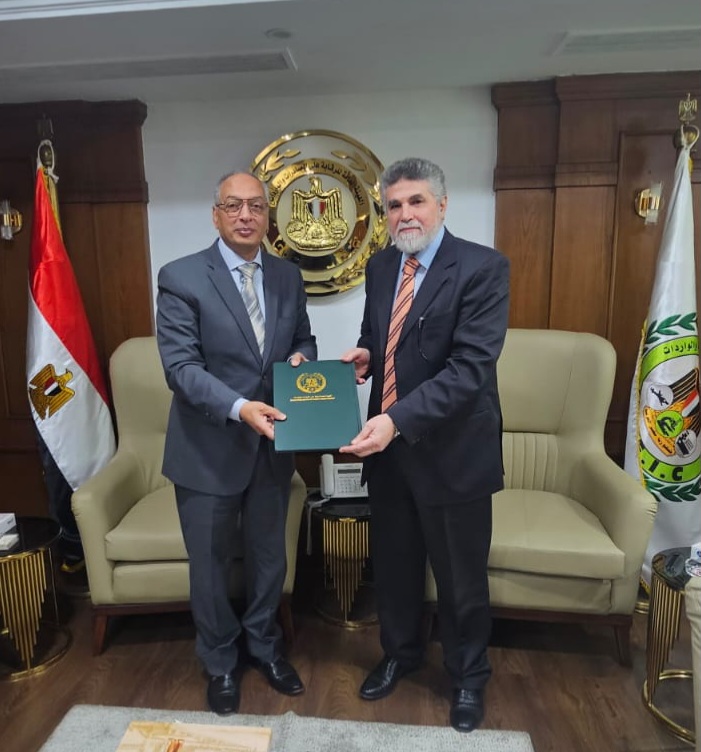 رئيس الهيئة العامة للرقابة على الصادرات والواردات يشهد تسليم  وحدة المصادقة والتحقق البيئية GOEIC EVVU شهادة التحقق لسنة الأساس للشركة المصرية للبروببلين والبولى بروببلين EPP ، وهى تعد من أكبر الشركات فى قطاع البتروكيماويات فى مصر ومنطقة الشرق الأوسط.