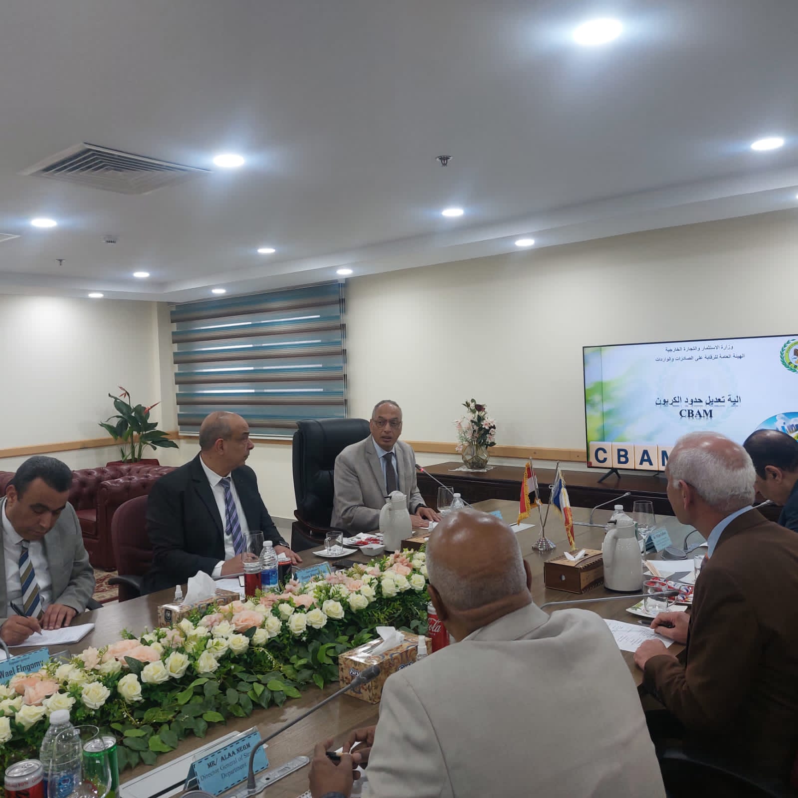 المهندس عصام النجار في زيارة ميدانية إلى فرع الهيئة بالإسكندرية والدخيلة  لمتابعة سير العمل ، كما شملت الزيارة عقد اجتماع مع السادة  العاملين بالمعامل الغذائية والكيميائية.