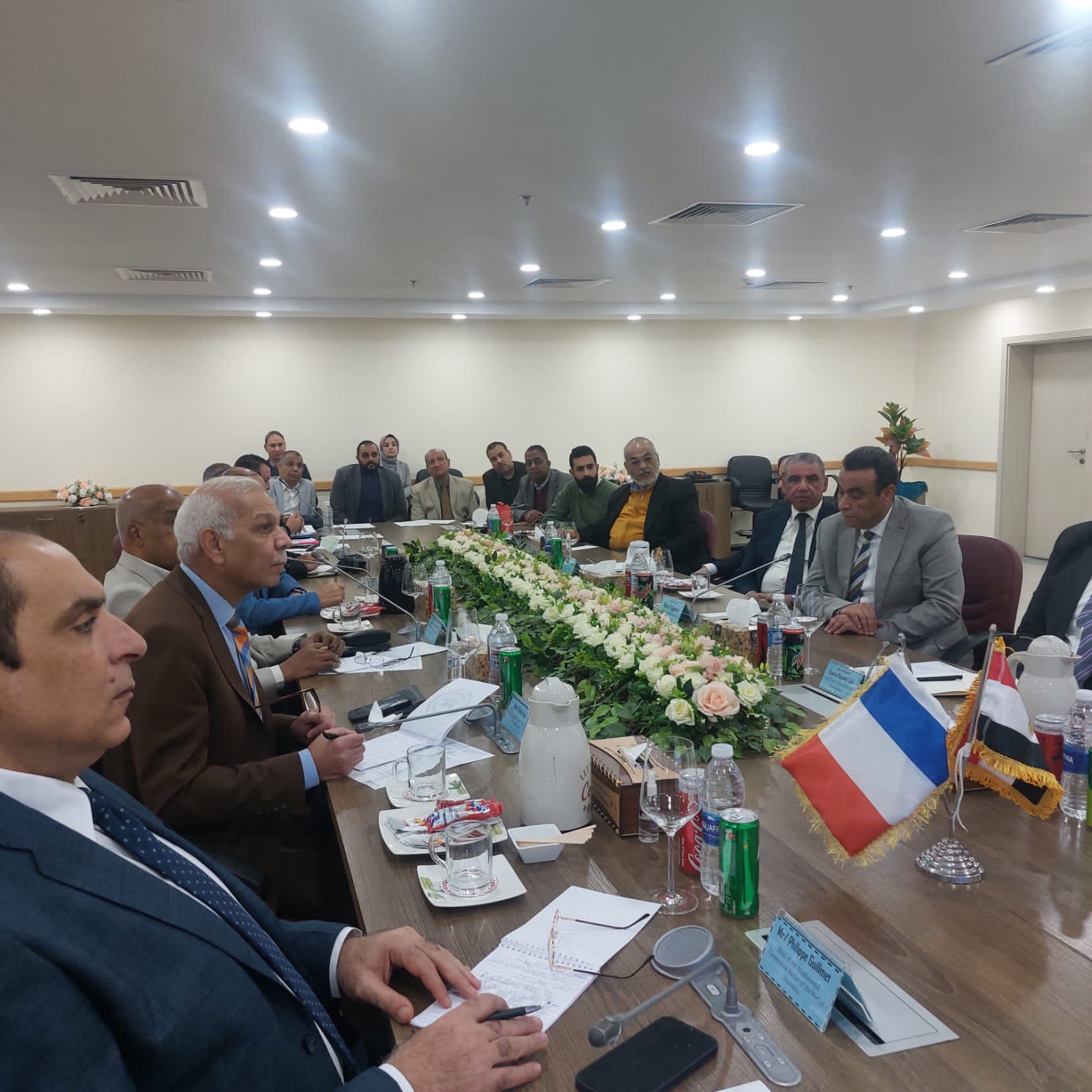 المهندس عصام النجار في زيارة ميدانية إلى فرع الهيئة بالإسكندرية والدخيلة  لمتابعة سير العمل ، كما شملت الزيارة عقد اجتماع مع السادة  العاملين بالمعامل الغذائية والكيميائية.