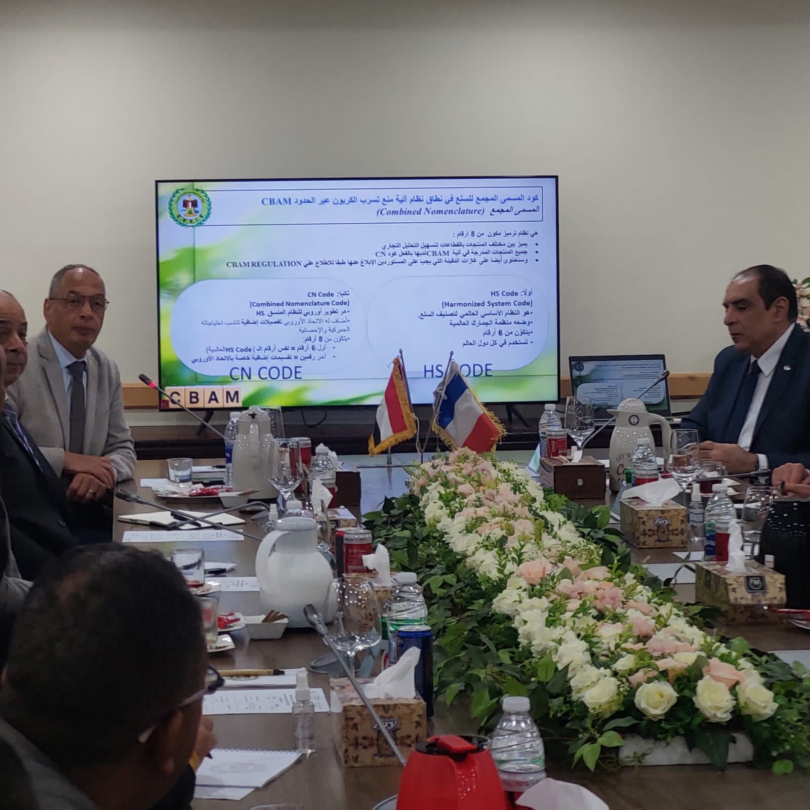 المهندس عصام النجار في زيارة ميدانية إلى فرع الهيئة بالإسكندرية والدخيلة  لمتابعة سير العمل ، كما شملت الزيارة عقد اجتماع مع السادة  العاملين بالمعامل الغذائية والكيميائية.