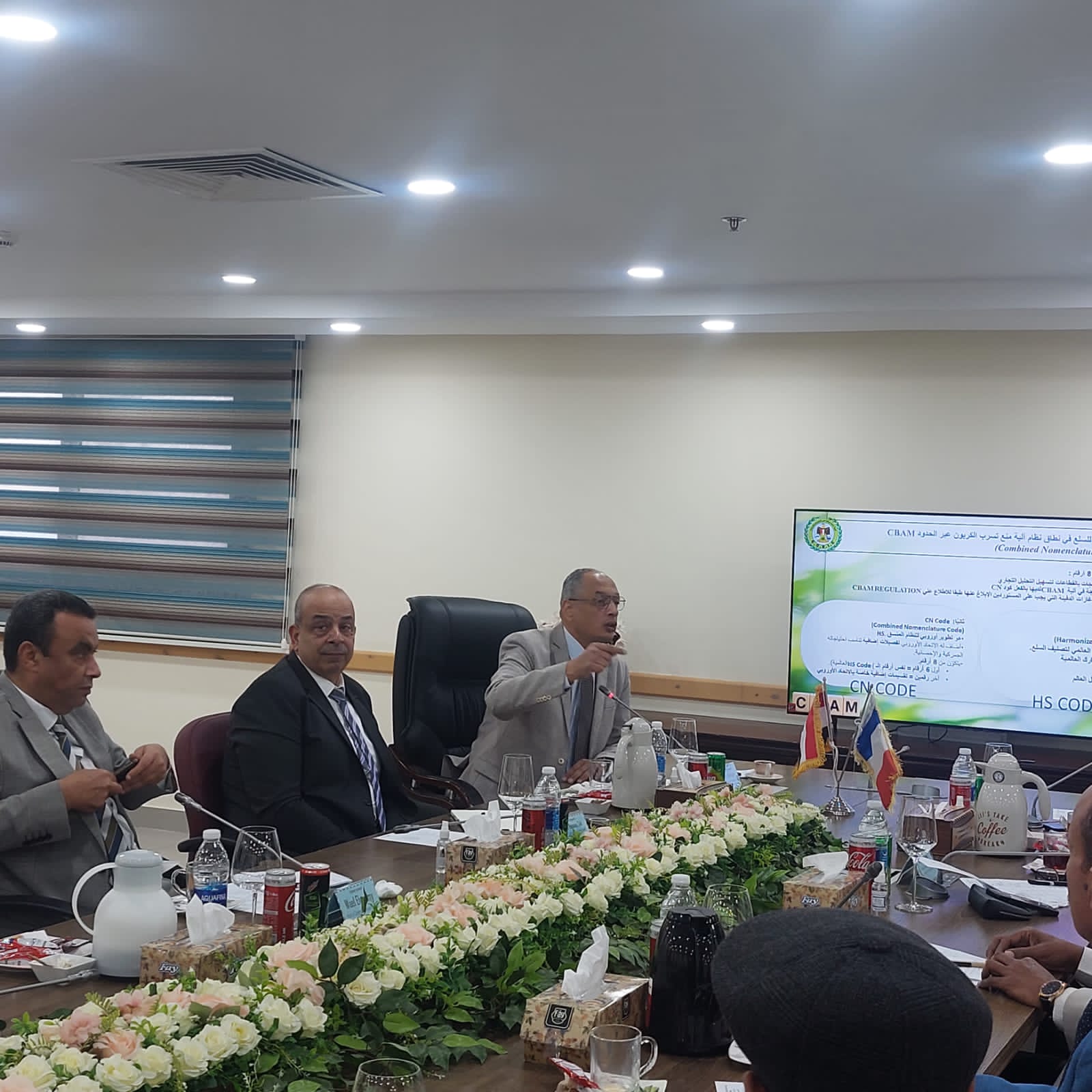 المهندس عصام النجار في زيارة ميدانية إلى فرع الهيئة بالإسكندرية والدخيلة  لمتابعة سير العمل ، كما شملت الزيارة عقد اجتماع مع السادة  العاملين بالمعامل الغذائية والكيميائية.