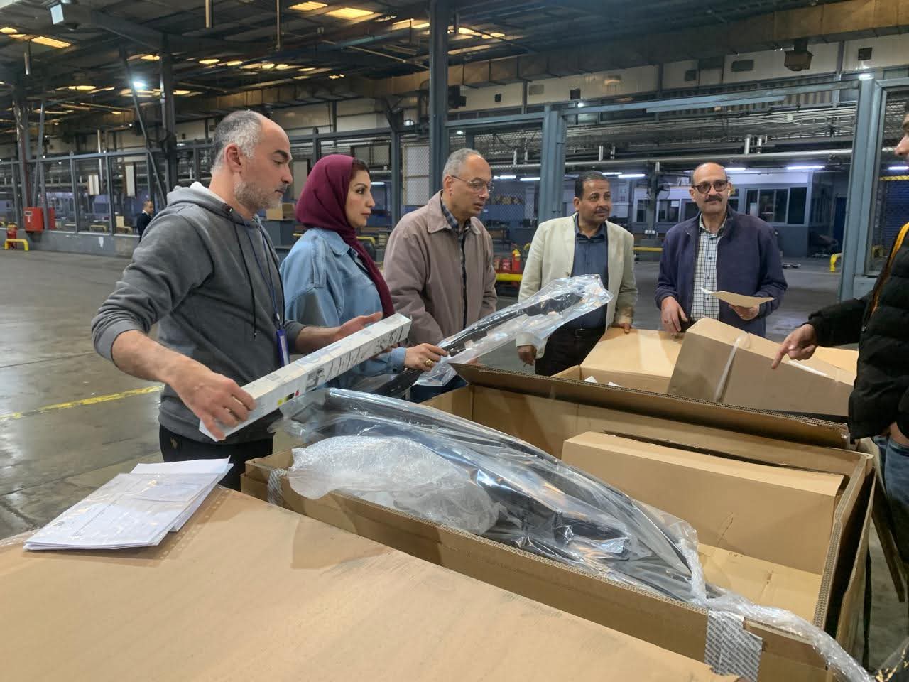 م. عصام النجار فى جولة تفقدية لسير العمل اليوم الجمعة ٦ فبراير بفرع الهيئة بمطار القاهرة الجوى وذلك تنفيذا لقرار رئيس مجلس الوزارء بالعمل فى الاجازات والعطلات الرسمية  لتسريع زمن الإفراج الجمركي بالتعاون مع الجهات ذات الصلة .