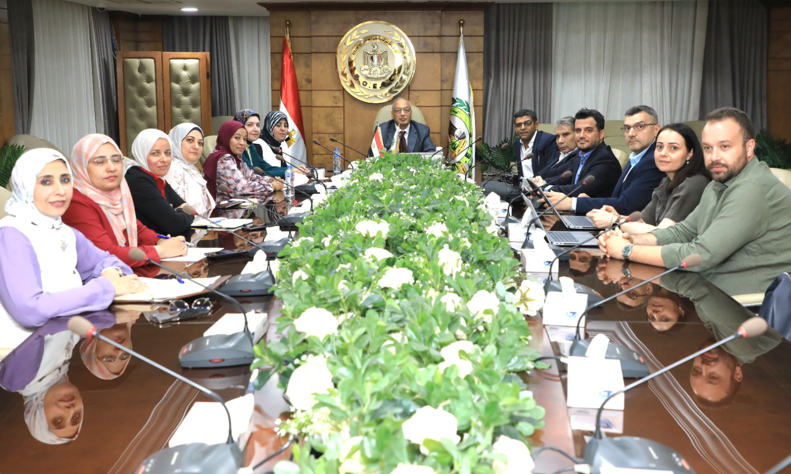 الهيئة العامة للرقابة على الصادرات والواردات تبحث مع شركة ديفاكتو سبل تعزيز تنافسية المنتجات المصنعة في مصر.